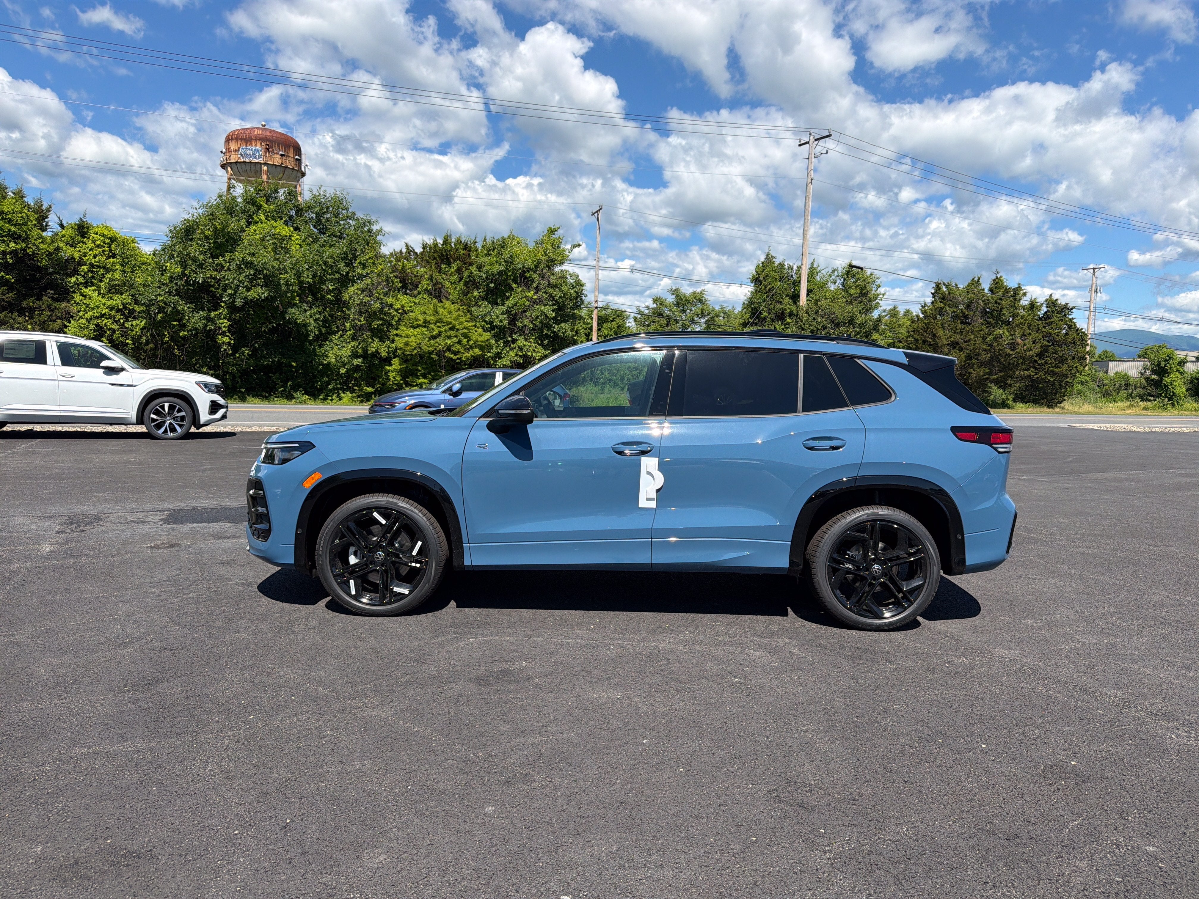 2026 Volkswagen Tiguan 2.0T SE
