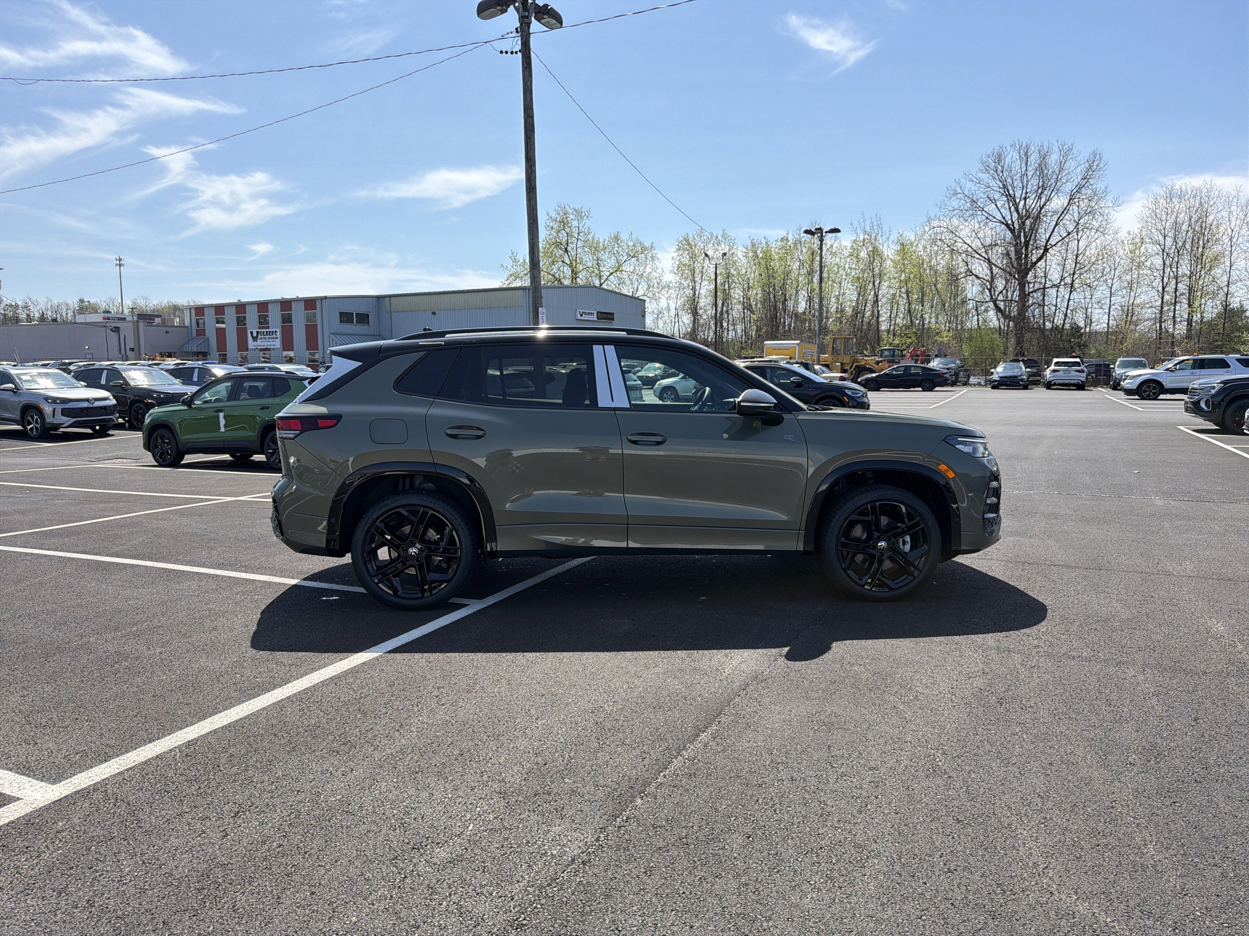 2026 Volkswagen Tiguan 2.0T SE R-Line Black