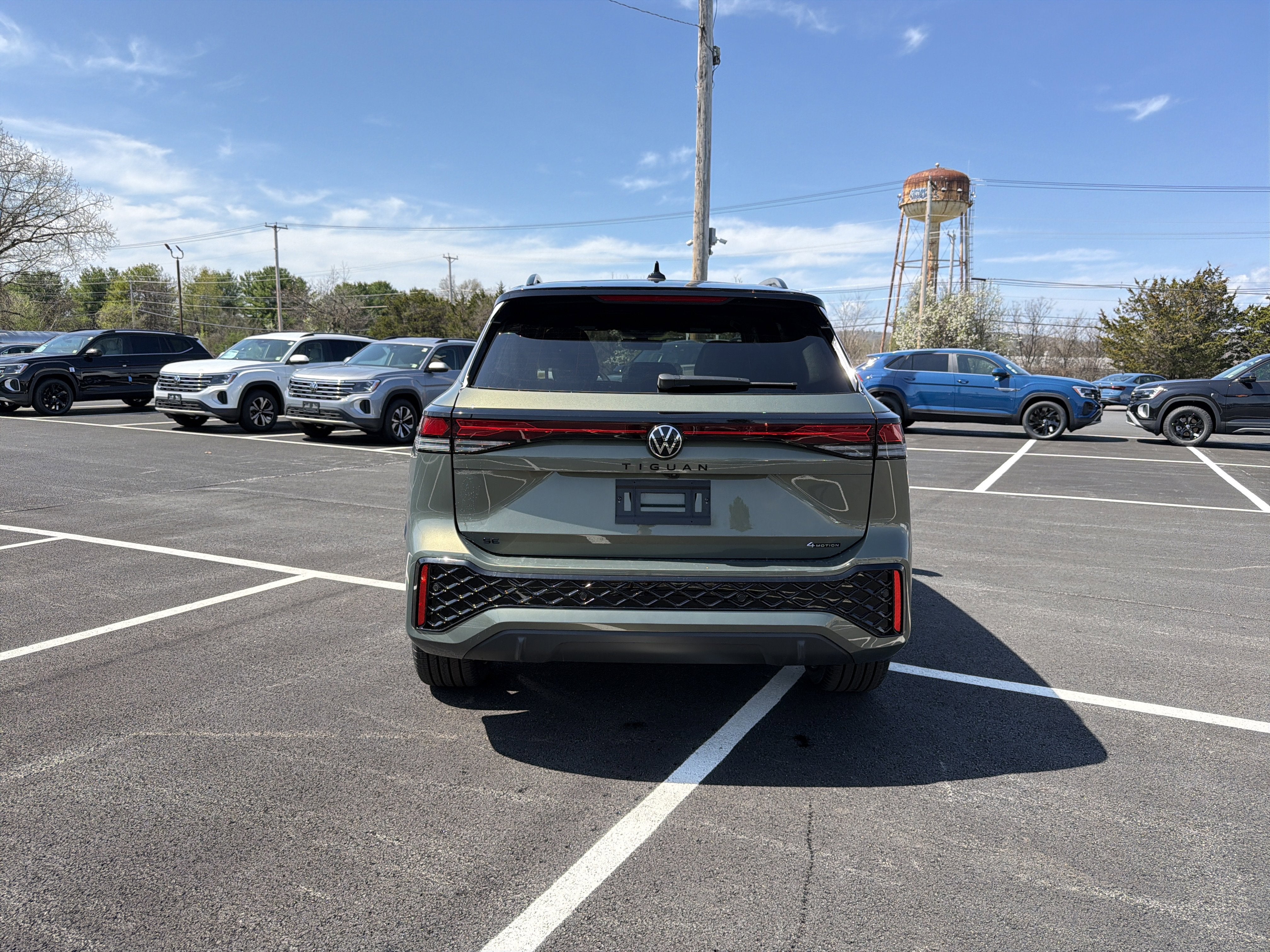 2026 Volkswagen Tiguan 2.0T SE R-Line Black