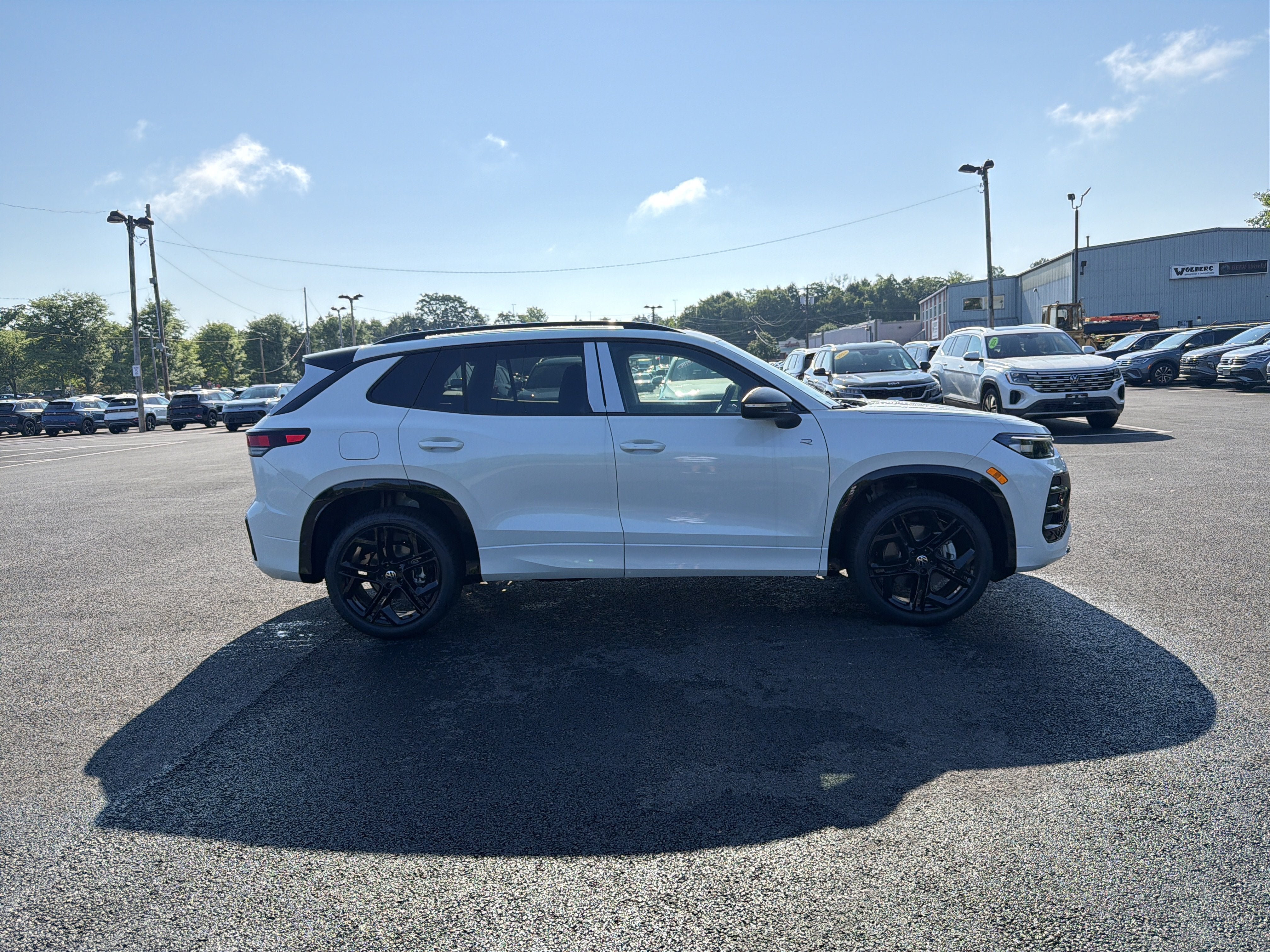2026 Volkswagen Tiguan 2.0T SE R-Line Black