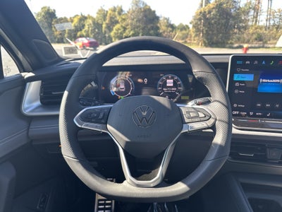 2025 Volkswagen Tiguan 2.0T SE R-Line Black