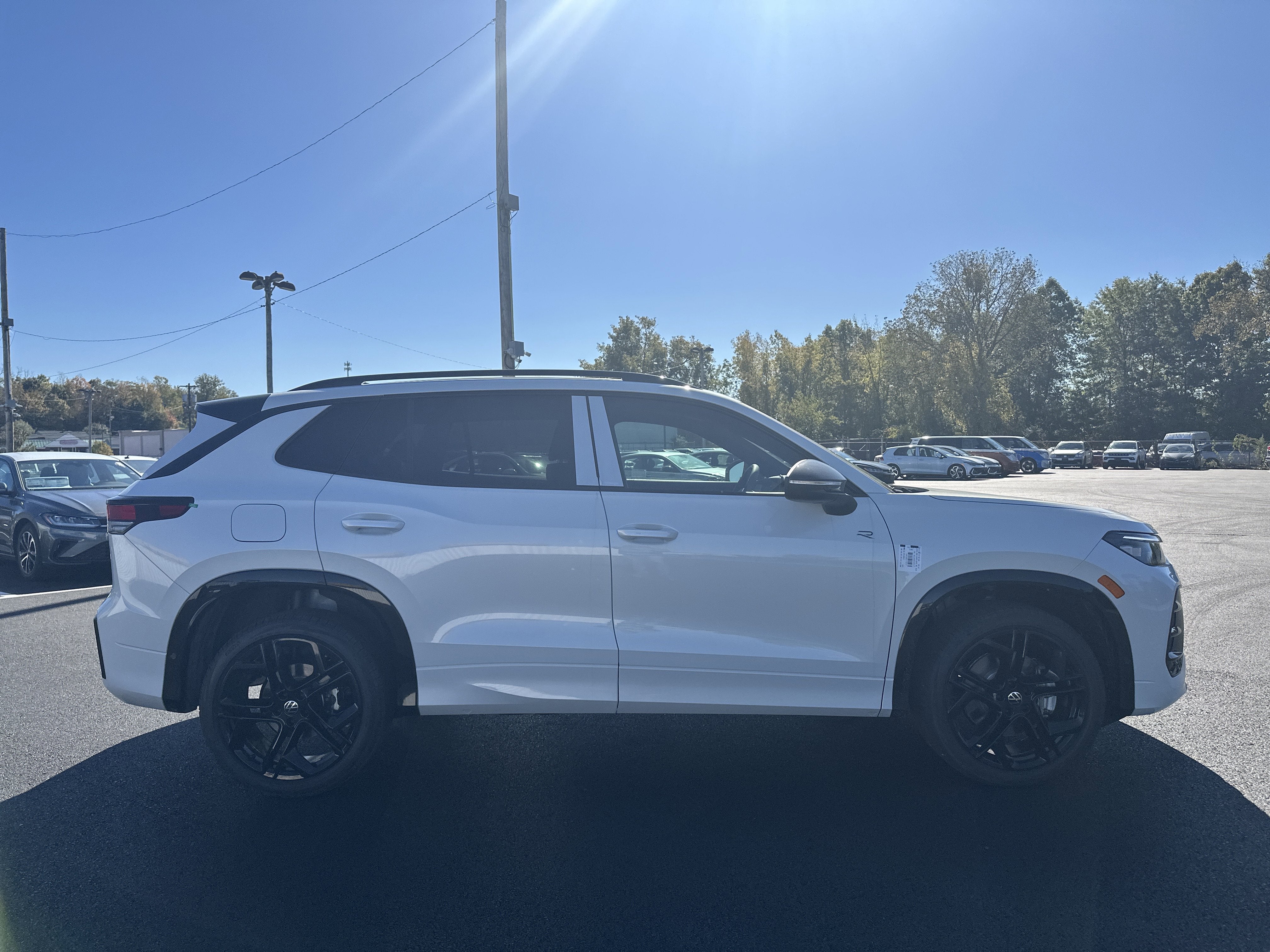 2025 Volkswagen Tiguan 2.0T SE R-Line Black