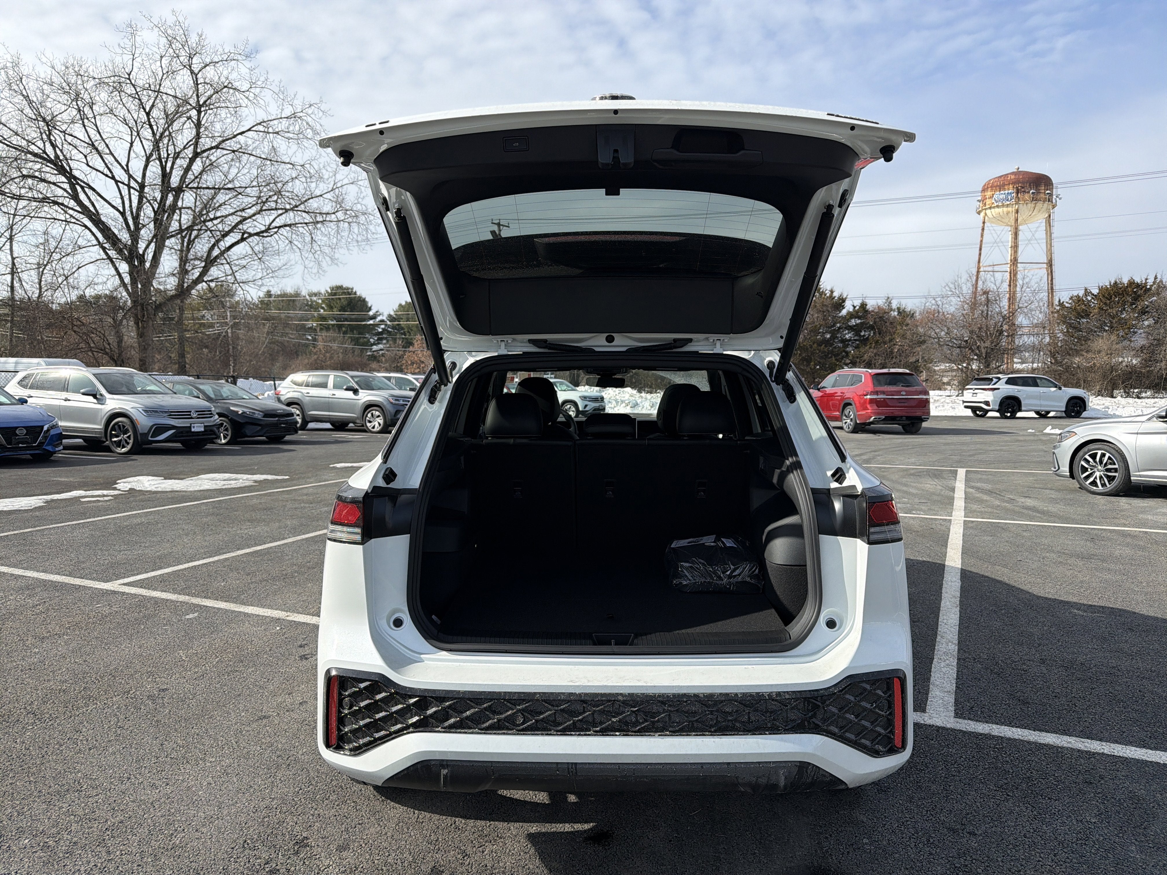 2026 Volkswagen Tiguan 2.0T SE R-Line Black