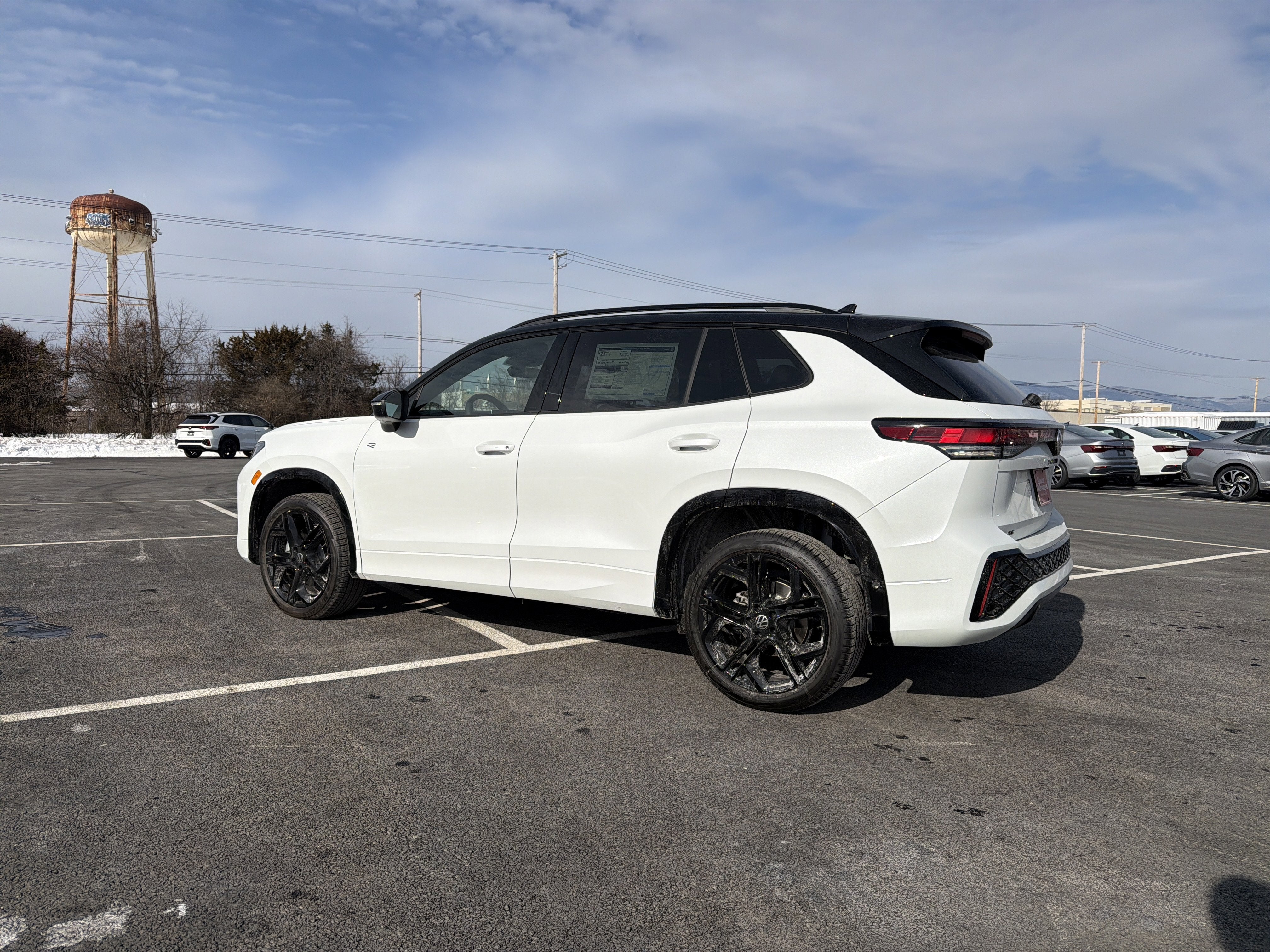 2026 Volkswagen Tiguan 2.0T SE R-Line Black