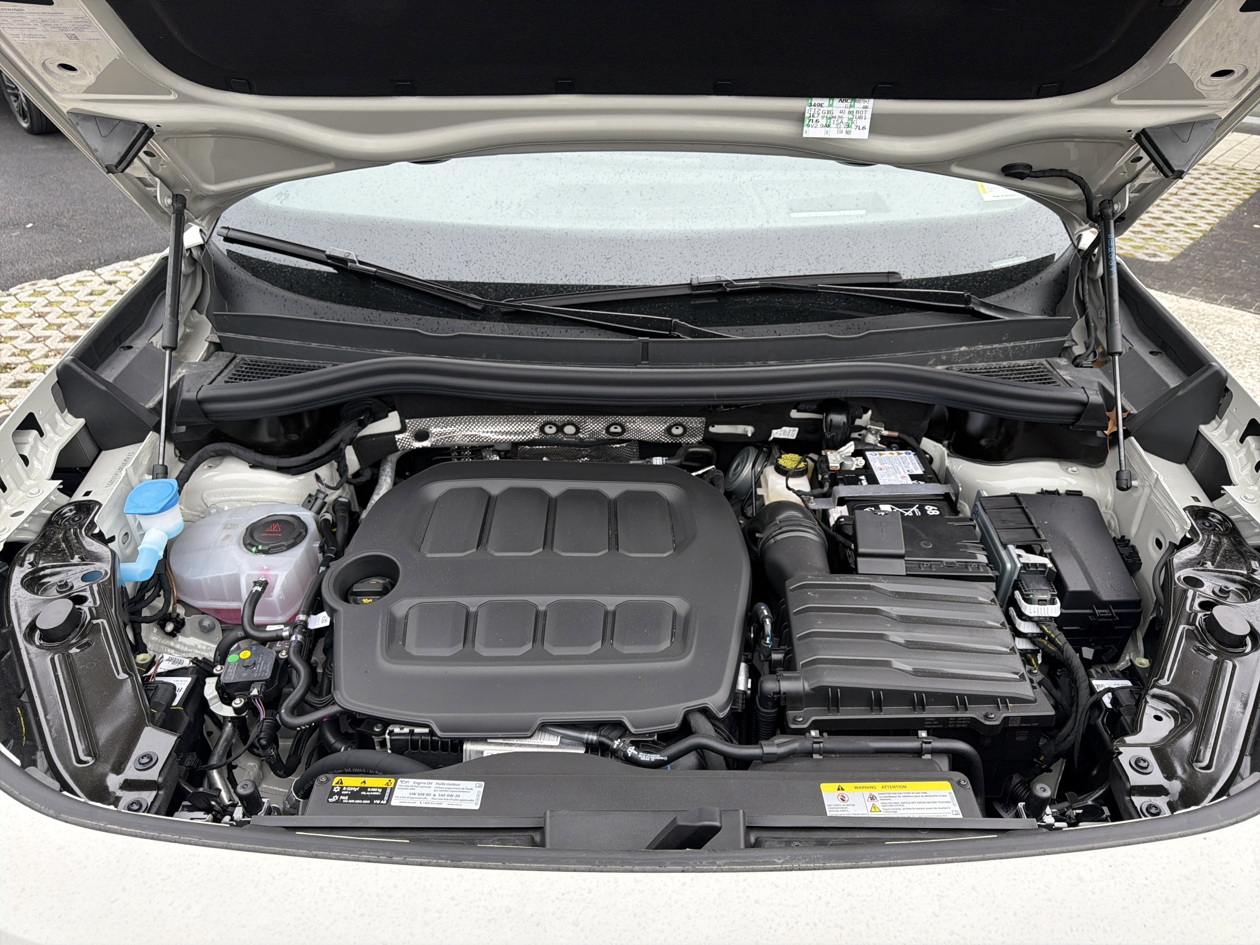 2026 Volkswagen Tiguan 2.0T SE R-Line Black