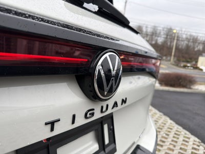 2026 Volkswagen Tiguan 2.0T SE R-Line Black