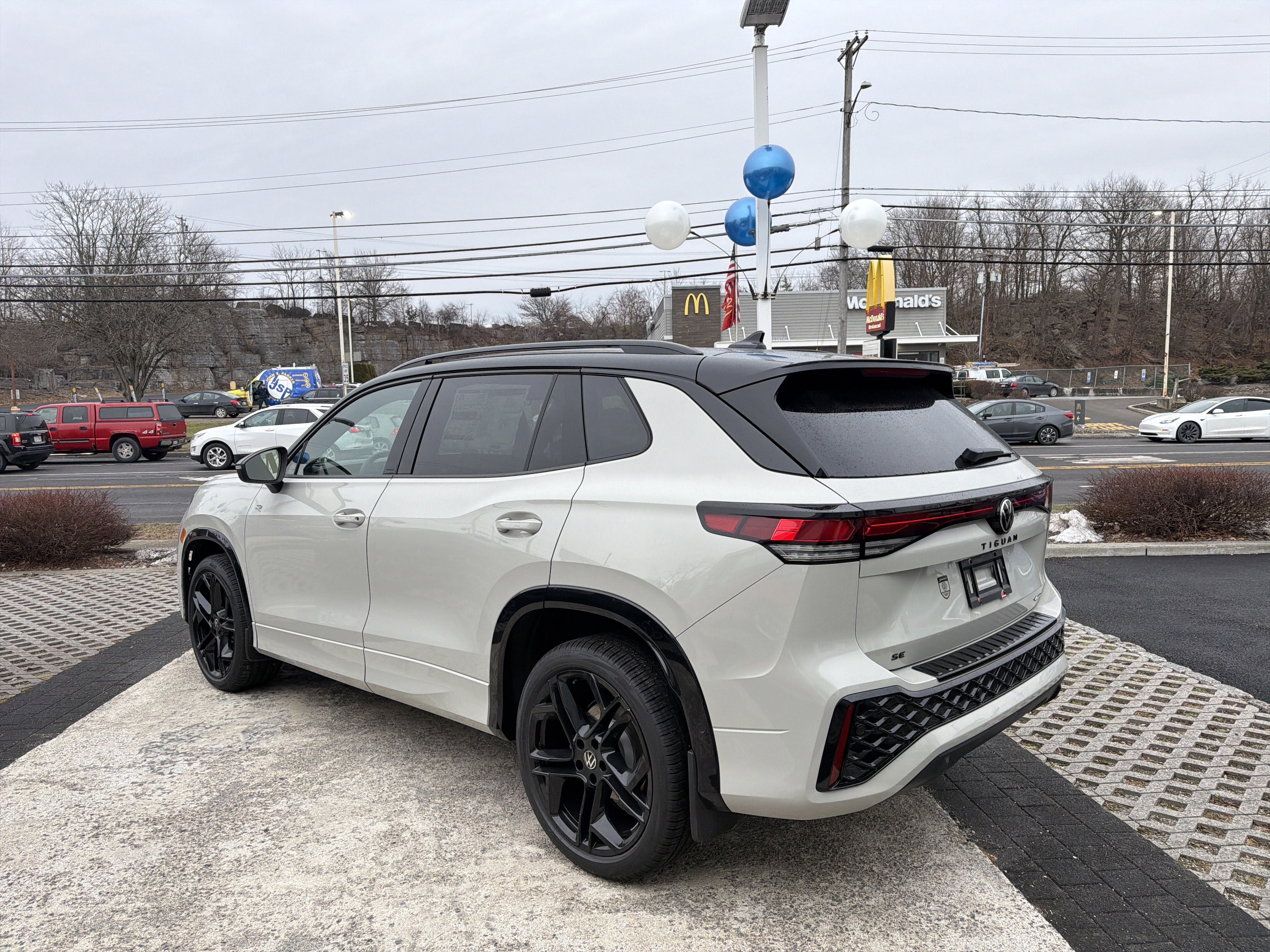 2026 Volkswagen Tiguan 2.0T SE R-Line Black