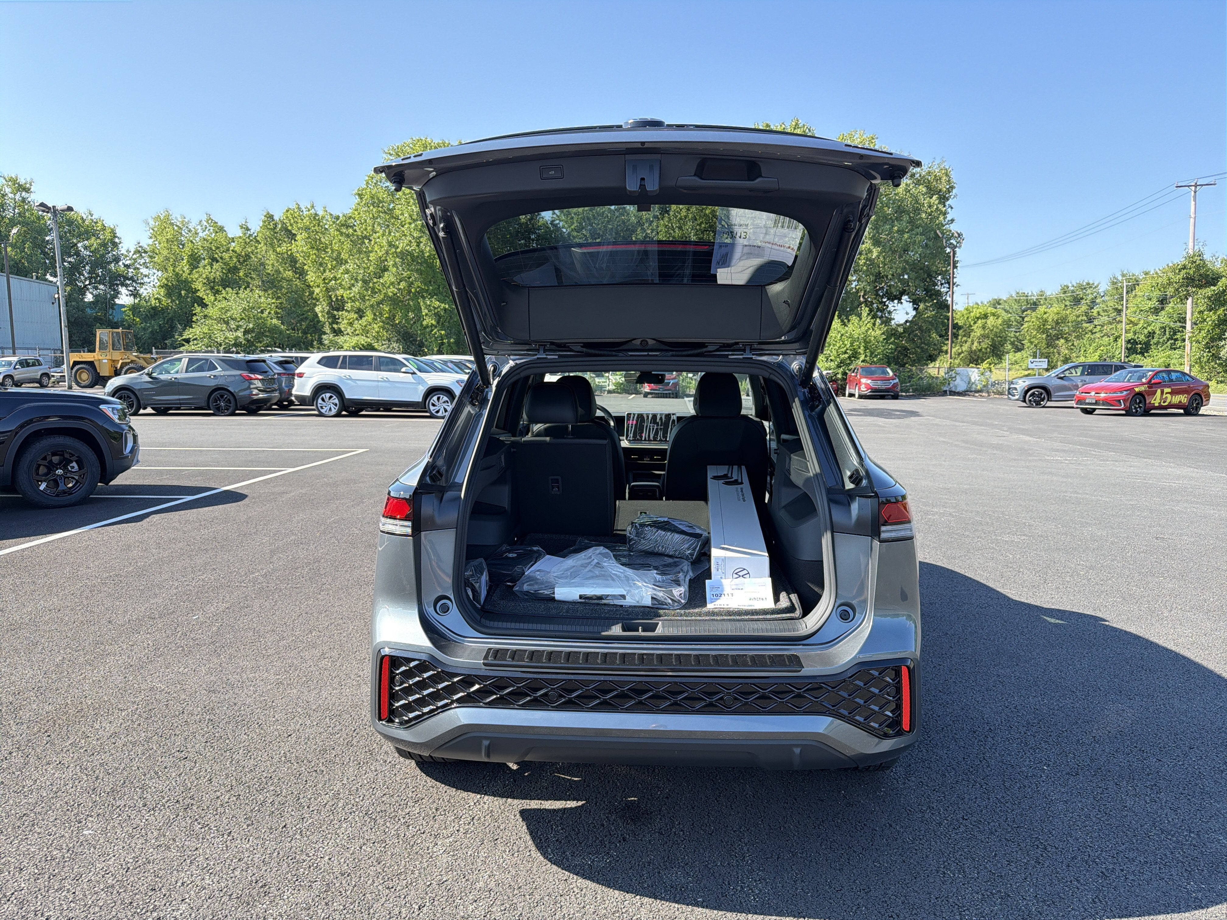 2026 Volkswagen Tiguan 2.0T SE R-Line Black