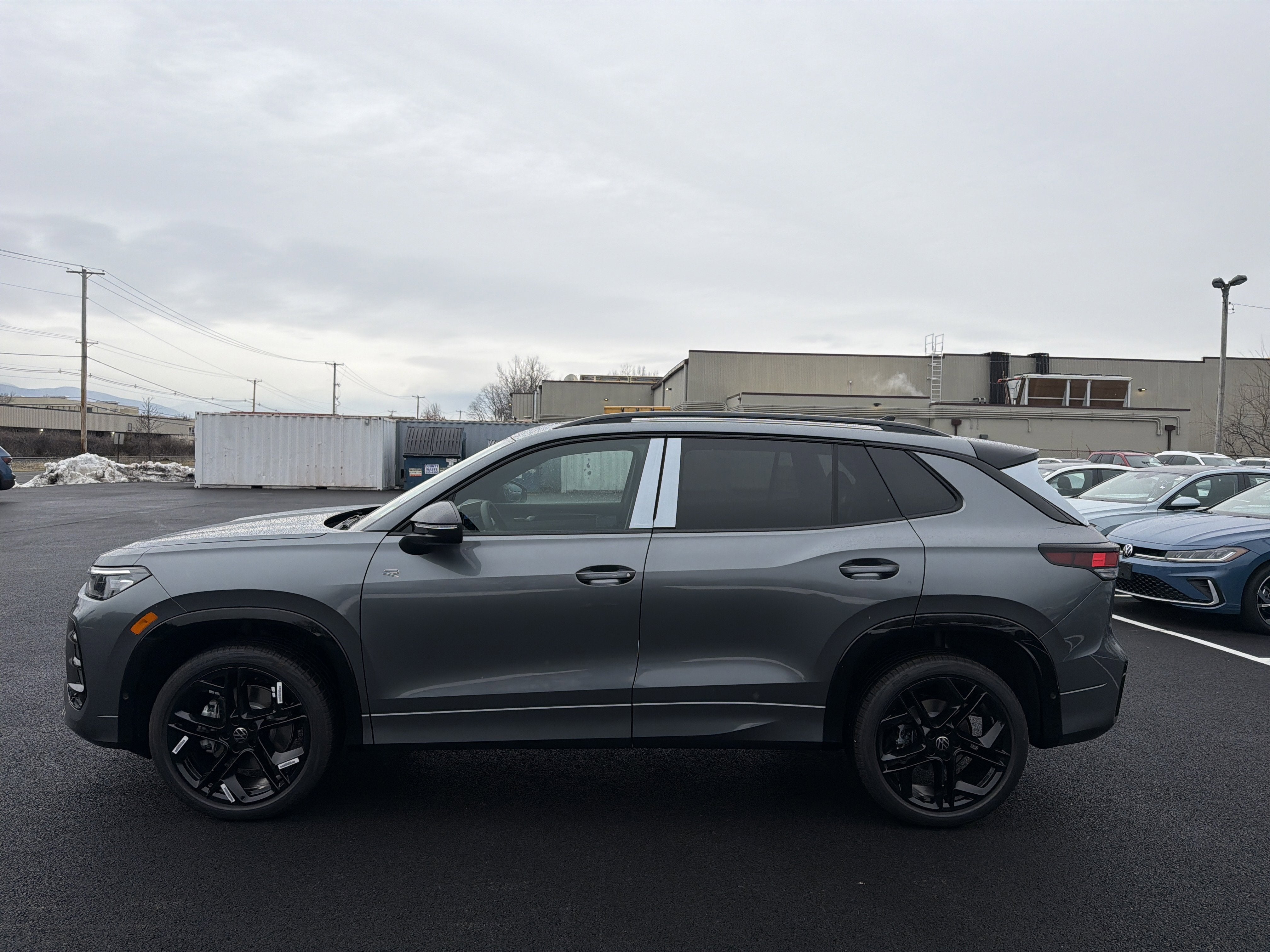 2026 Volkswagen Tiguan 2.0T SE R-Line Black
