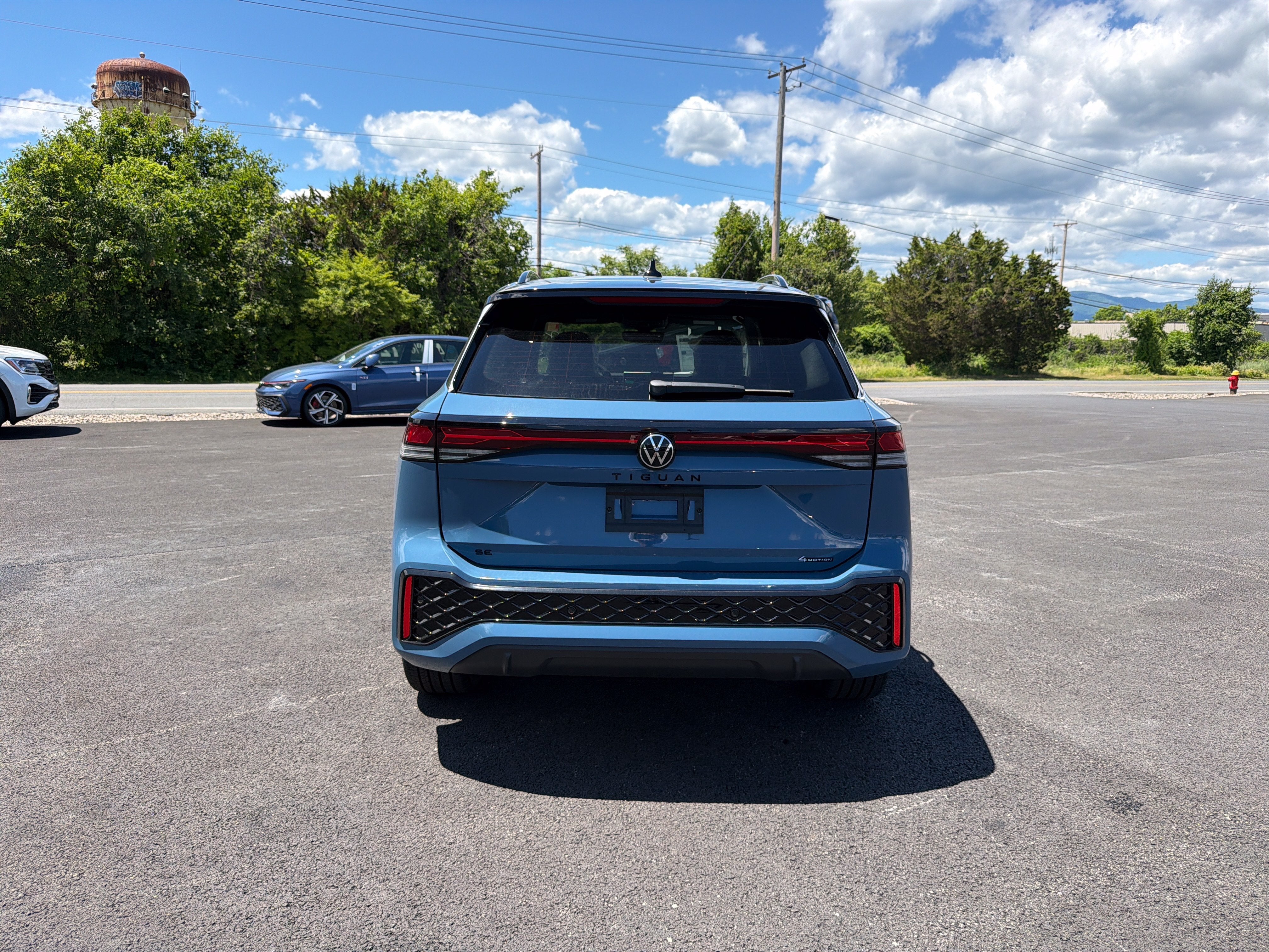 2026 Volkswagen Tiguan 2.0T SE R-Line Black