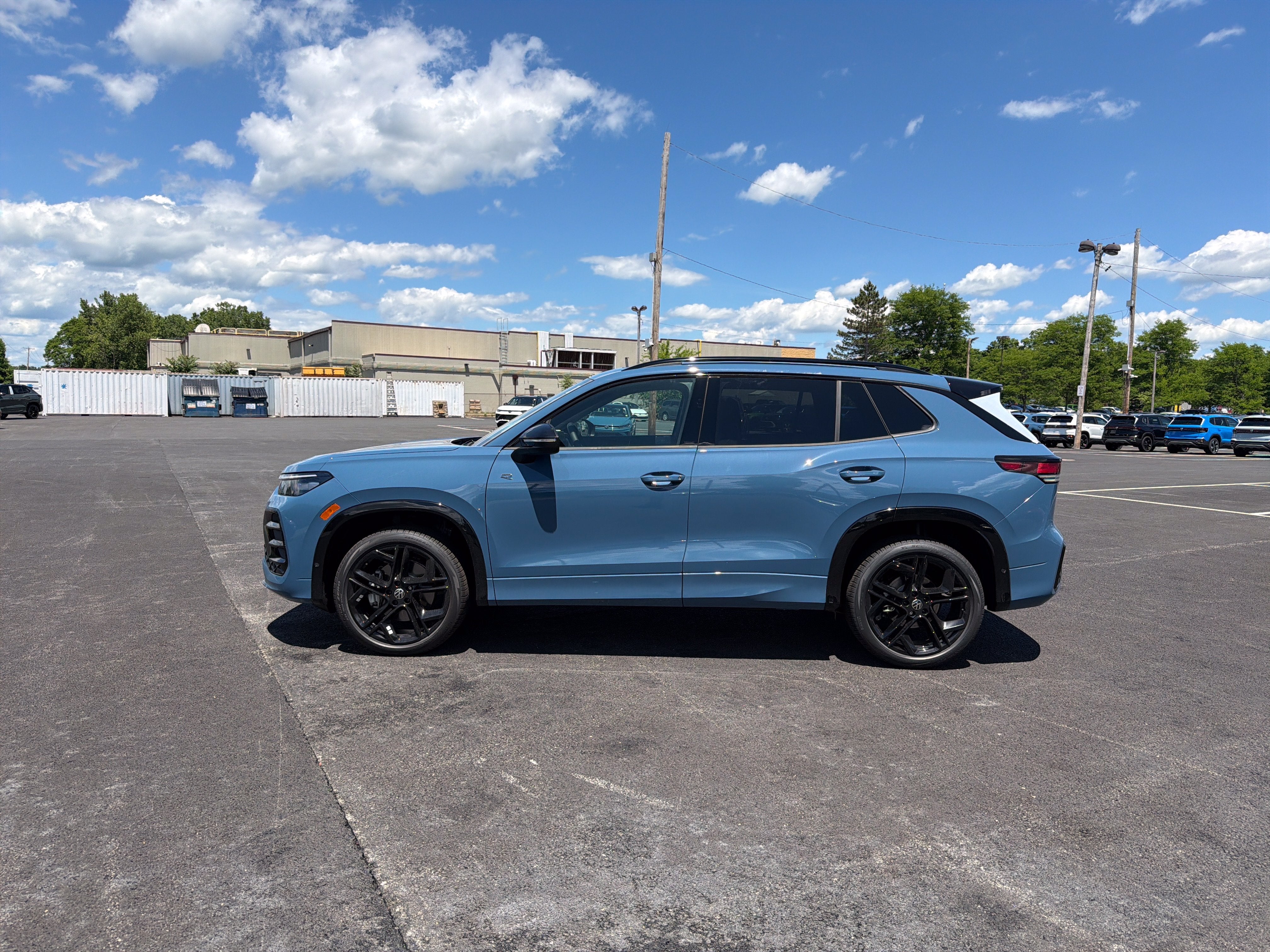 2026 Volkswagen Tiguan 2.0T SE R-Line Black