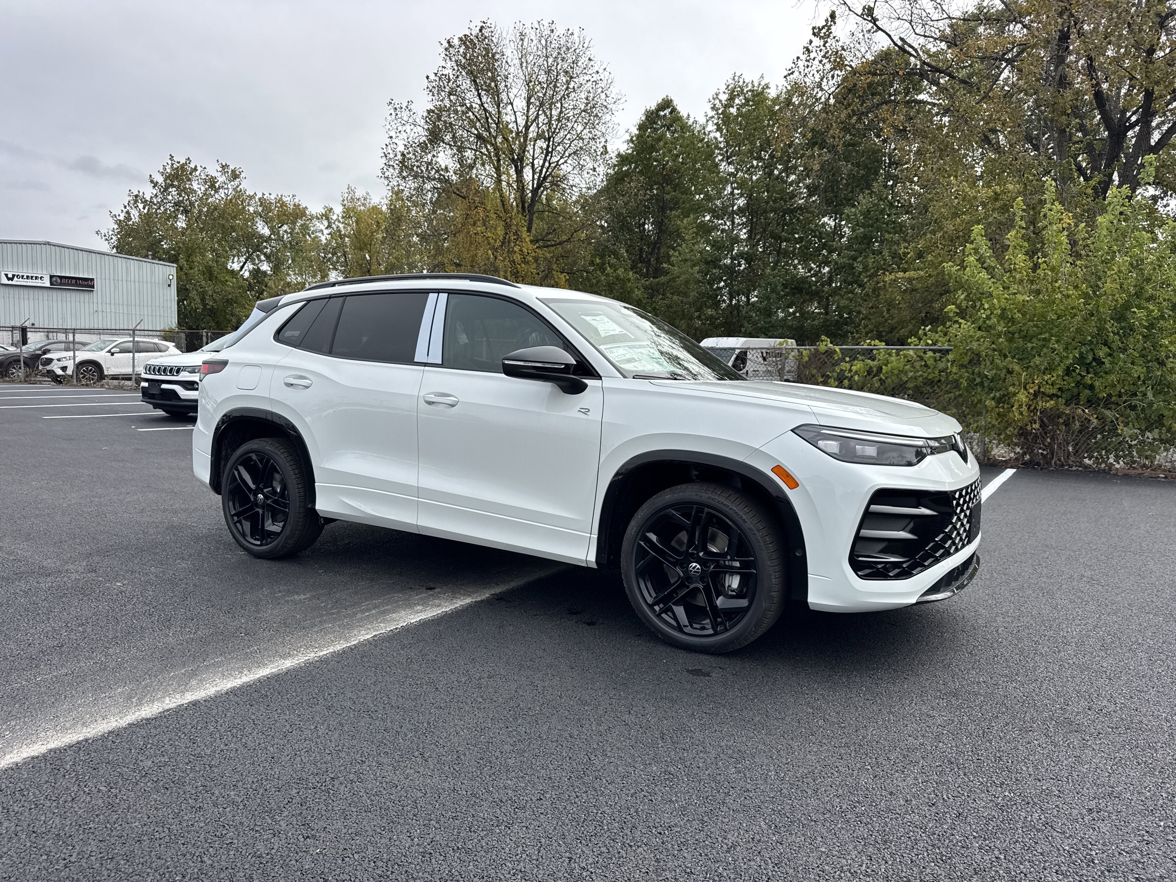 2025 Volkswagen Tiguan 2.0T SE R-Line Black