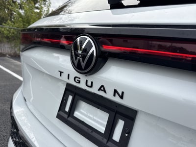 2025 Volkswagen Tiguan 2.0T SE R-Line Black