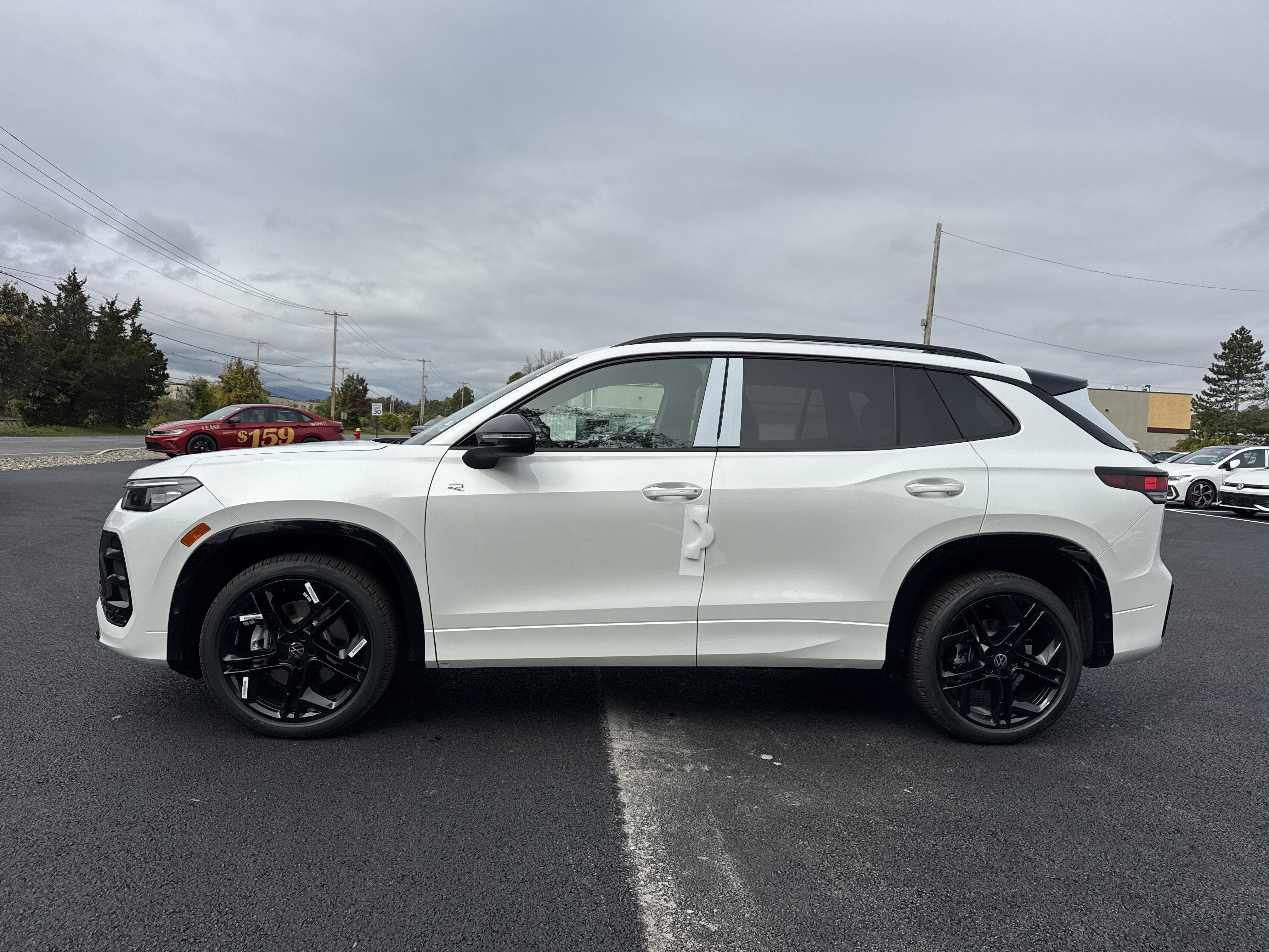 2025 Volkswagen Tiguan 2.0T SE R-Line Black