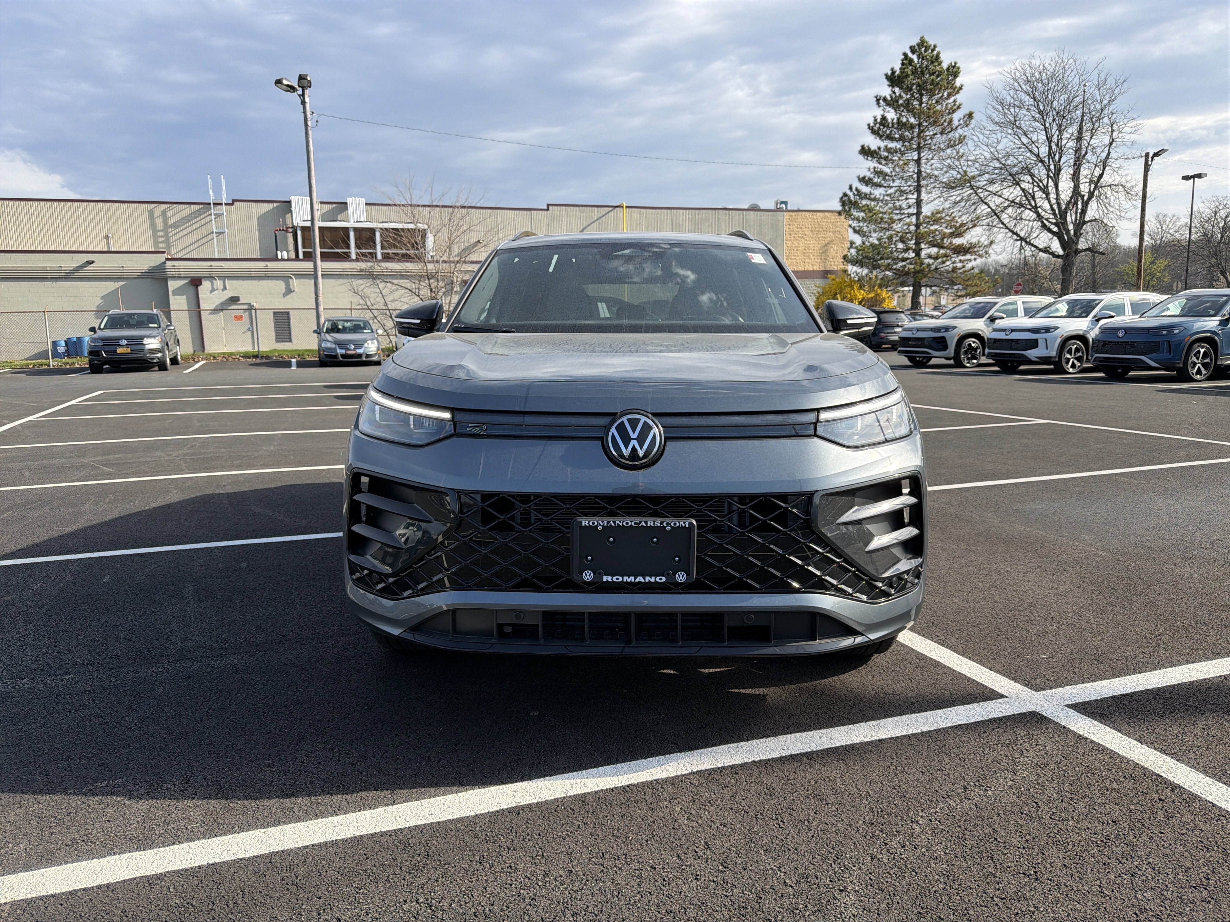 2026 Volkswagen Tiguan 2.0T SE R-Line Black