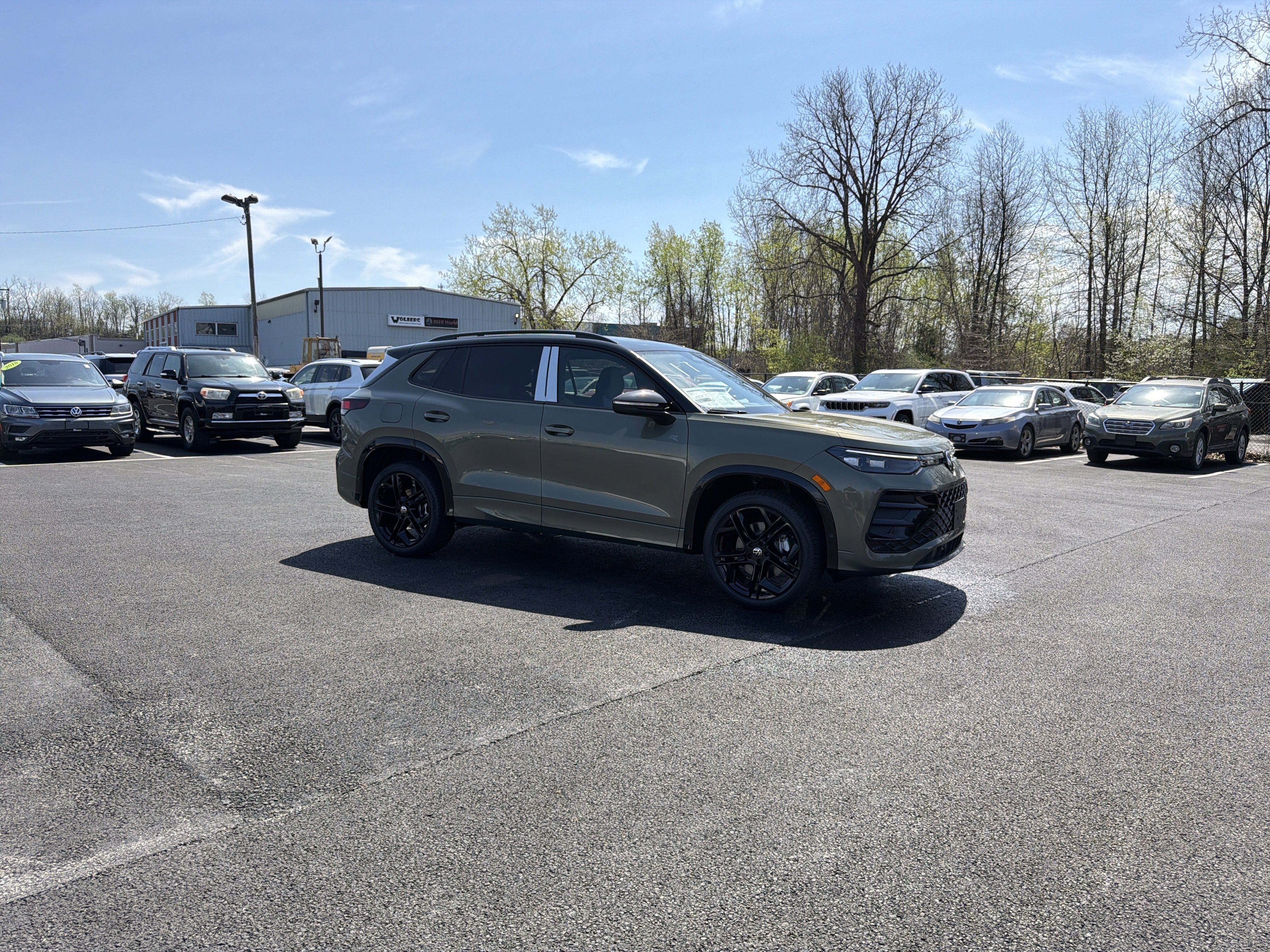 2026 Volkswagen Tiguan 2.0T SE R-Line Black