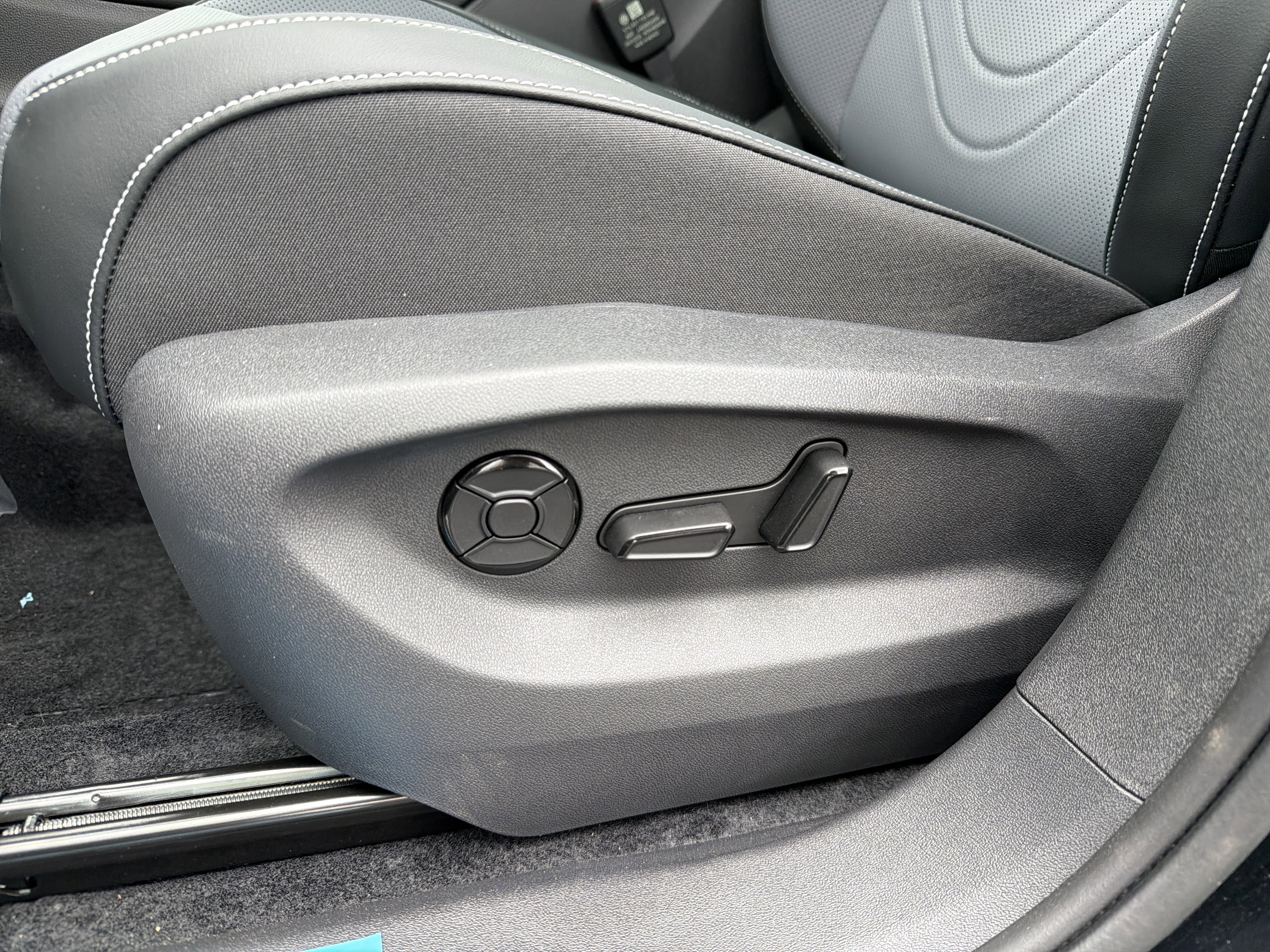 2026 Volkswagen Tiguan SE AWD