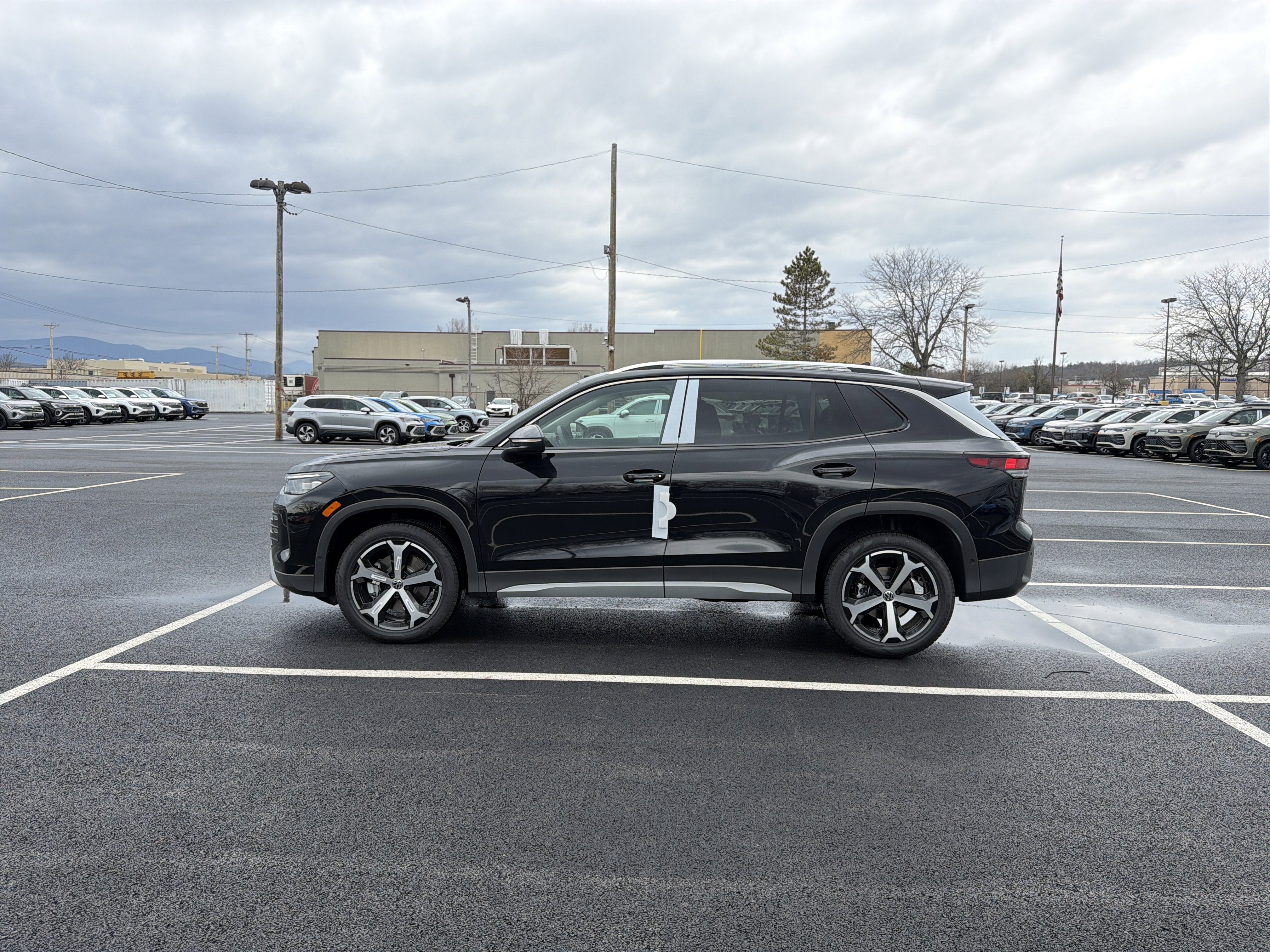 2026 Volkswagen Tiguan SE AWD