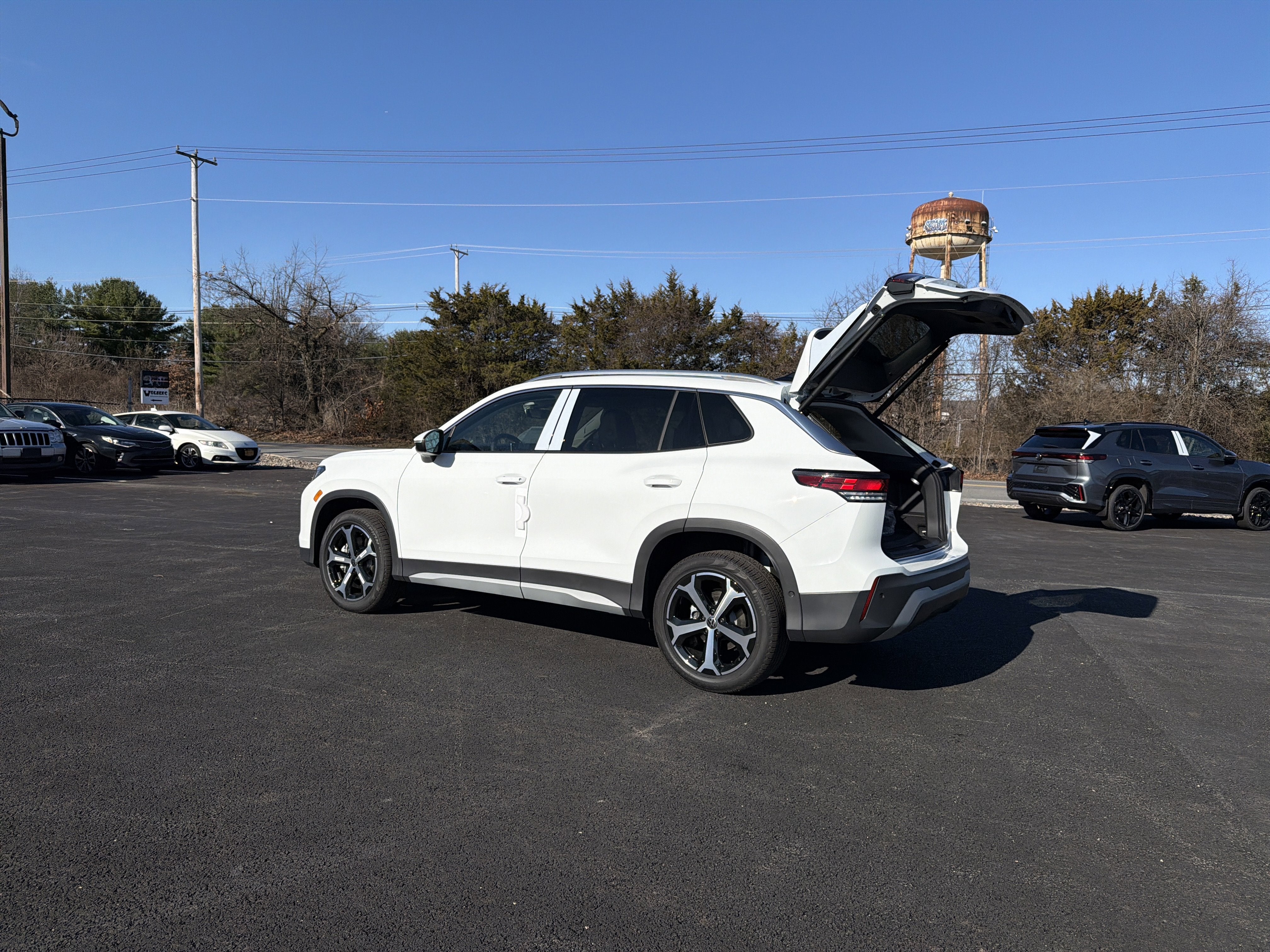 2026 Volkswagen Tiguan 2.0T SE