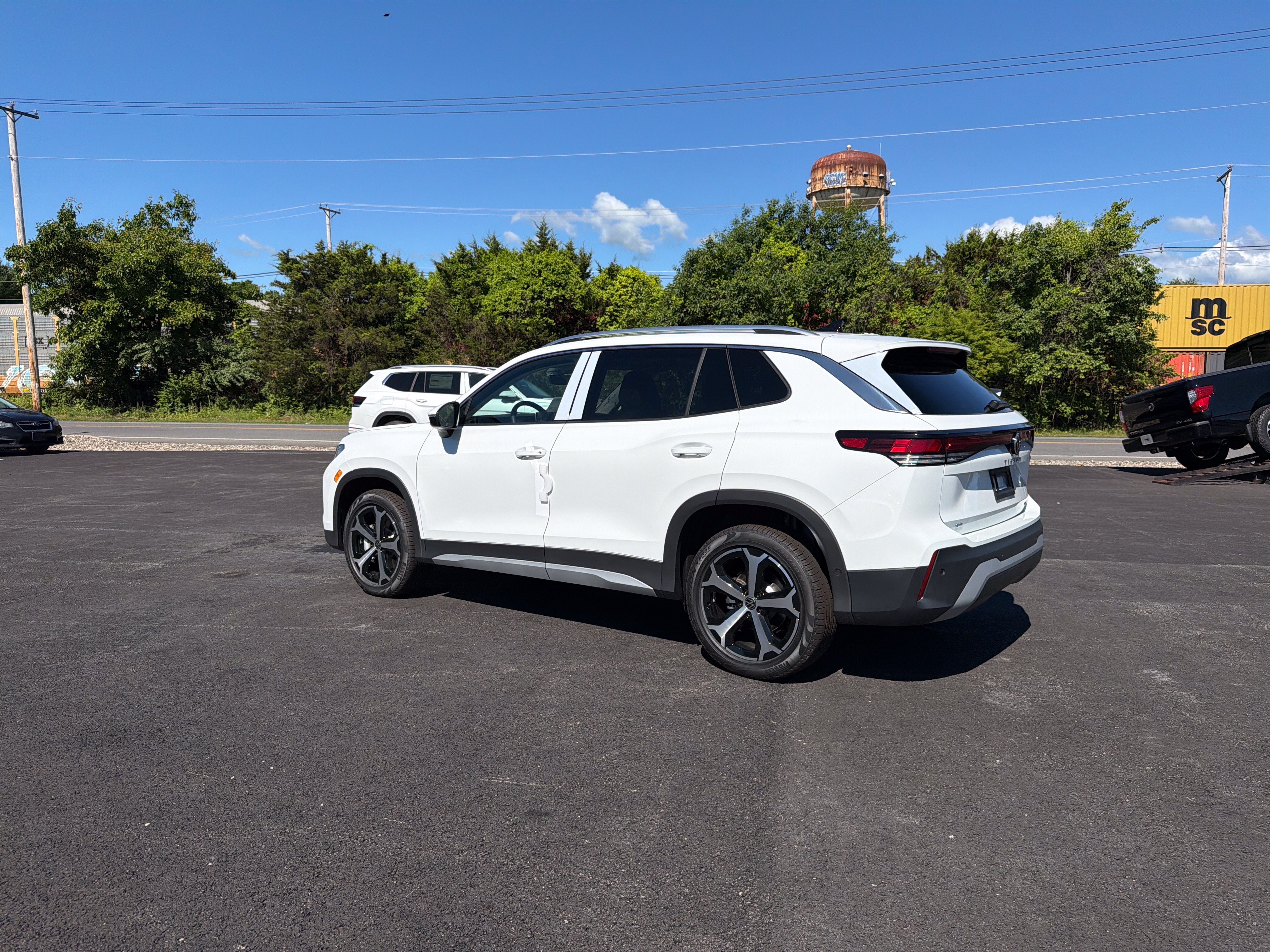 2026 Volkswagen Tiguan 2.0T SE