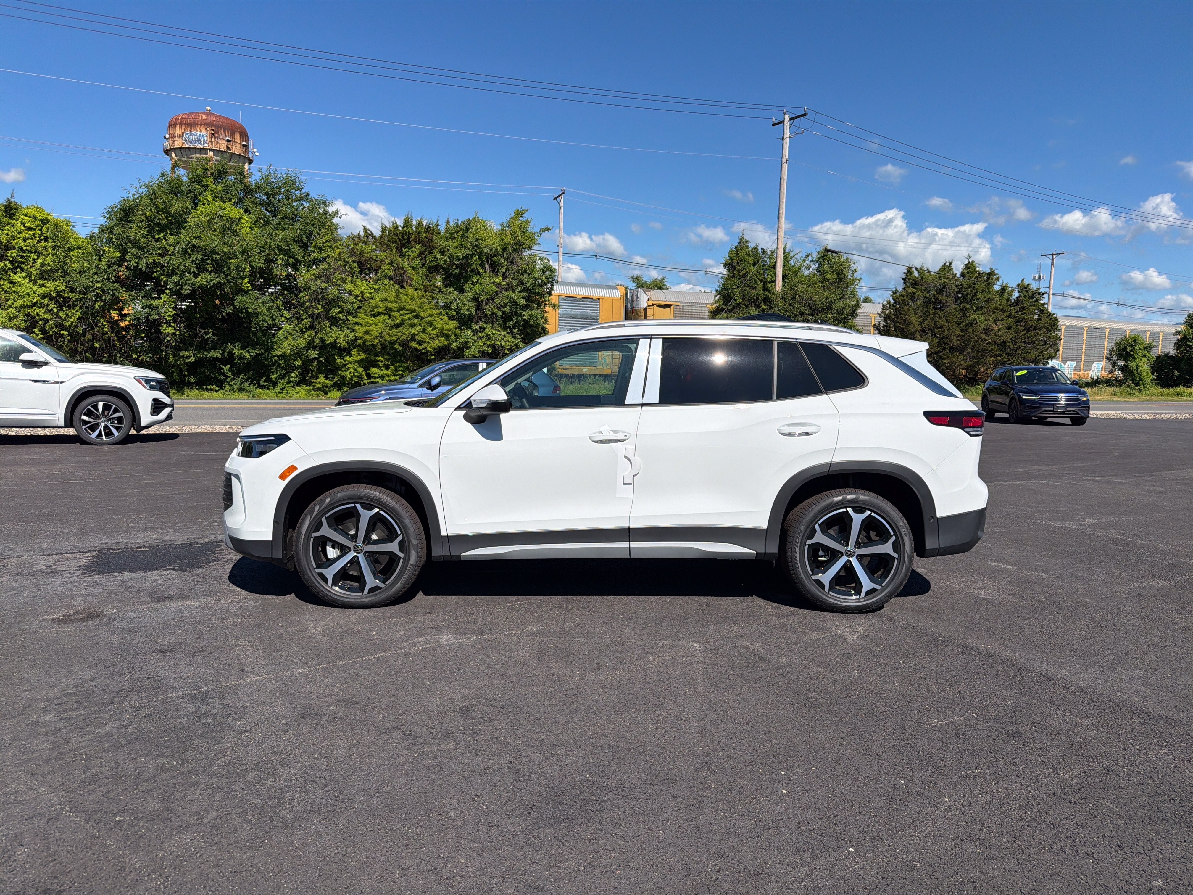 2026 Volkswagen Tiguan 2.0T SE