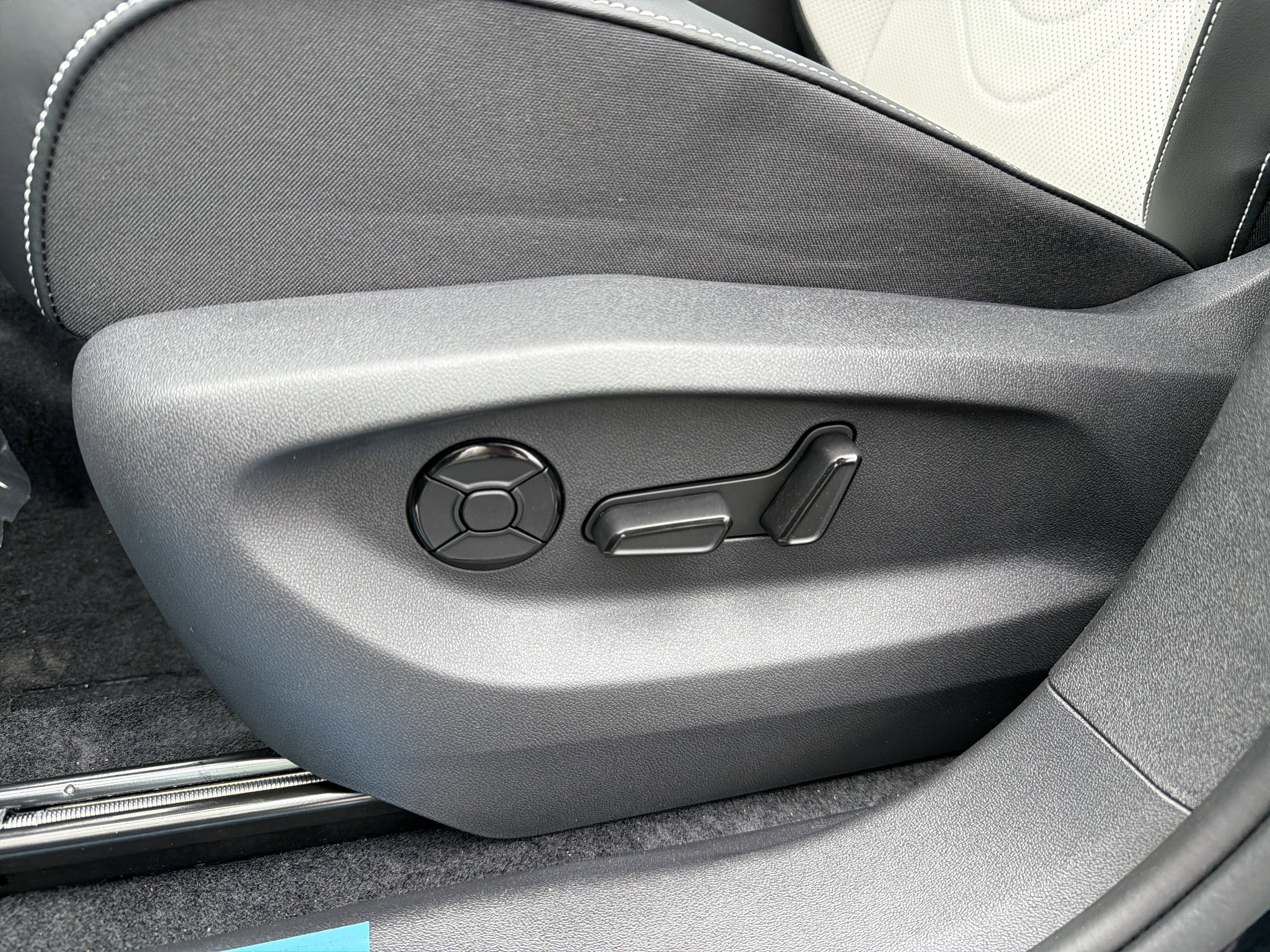 2026 Volkswagen Tiguan SE AWD