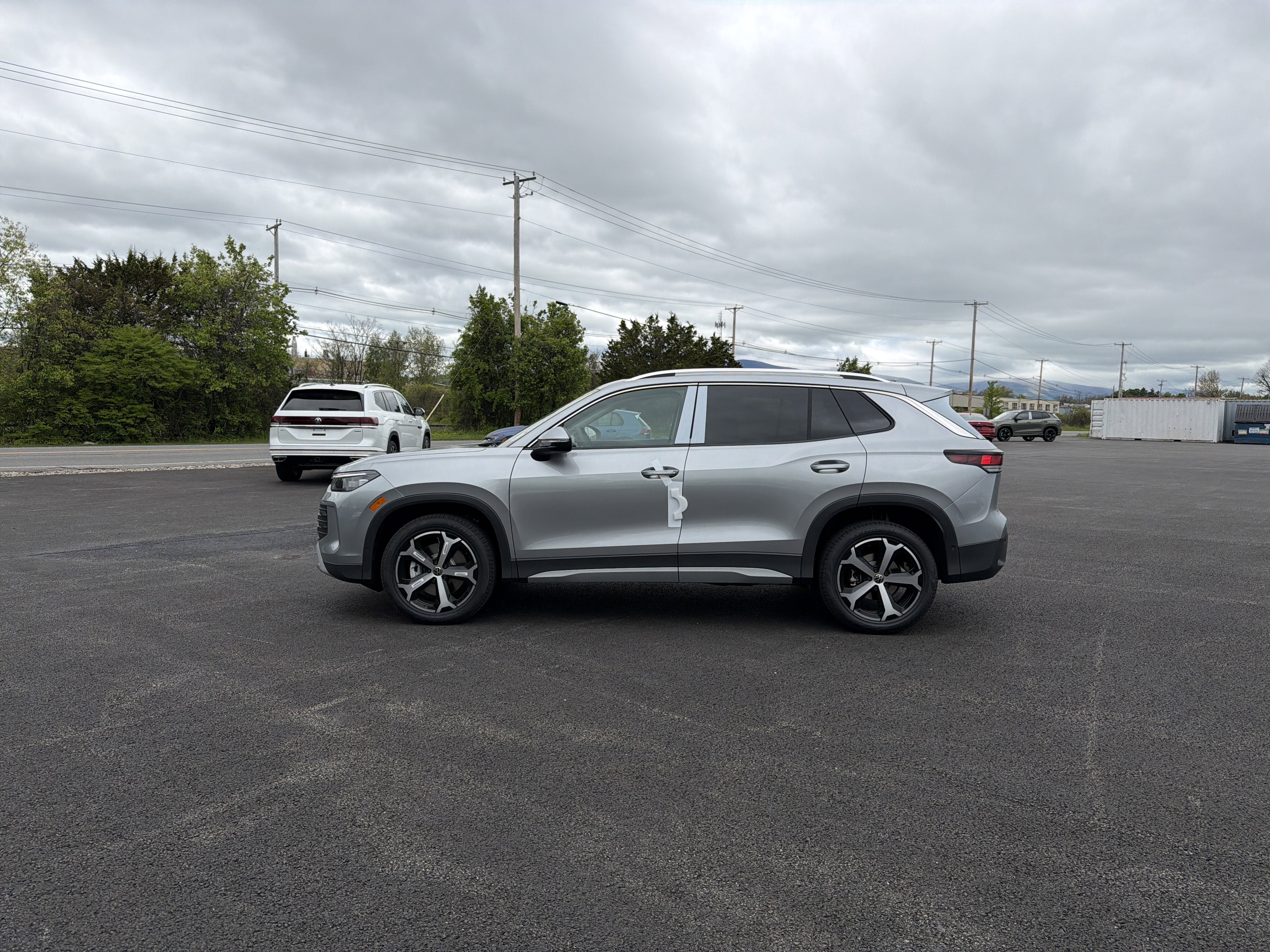 2026 Volkswagen Tiguan 2.0T SE