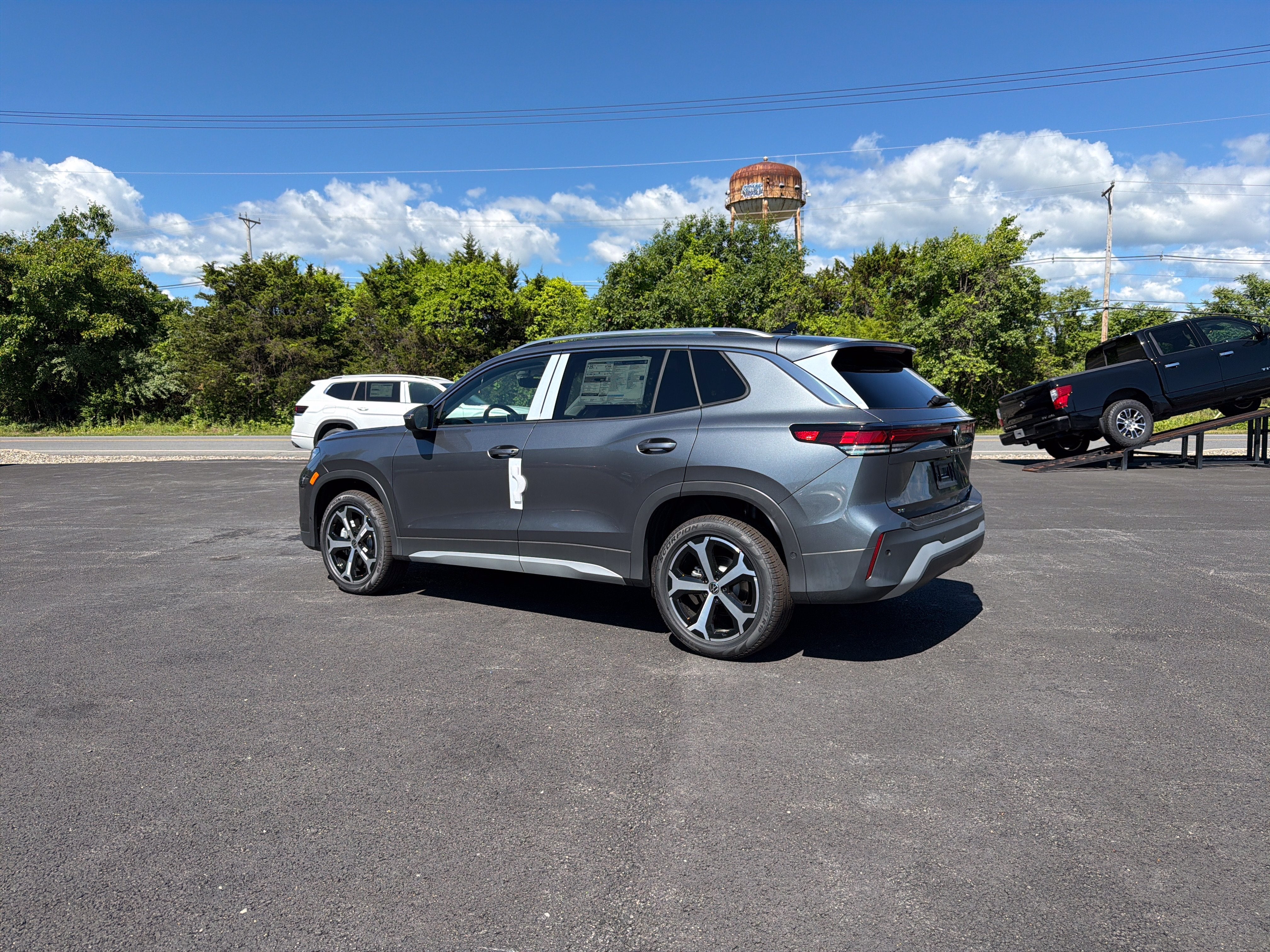 2026 Volkswagen Tiguan 2.0T SE