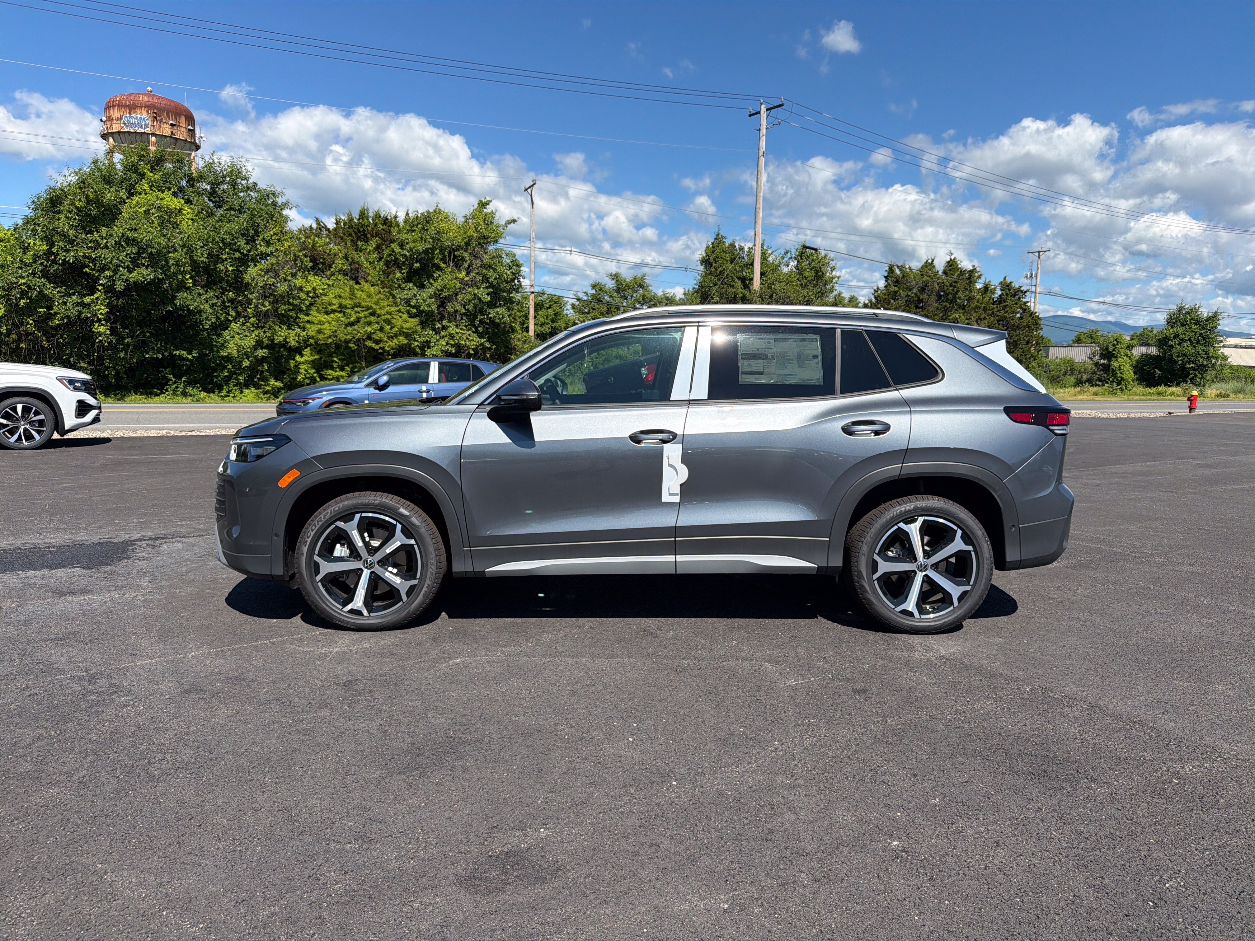 2026 Volkswagen Tiguan 2.0T SE