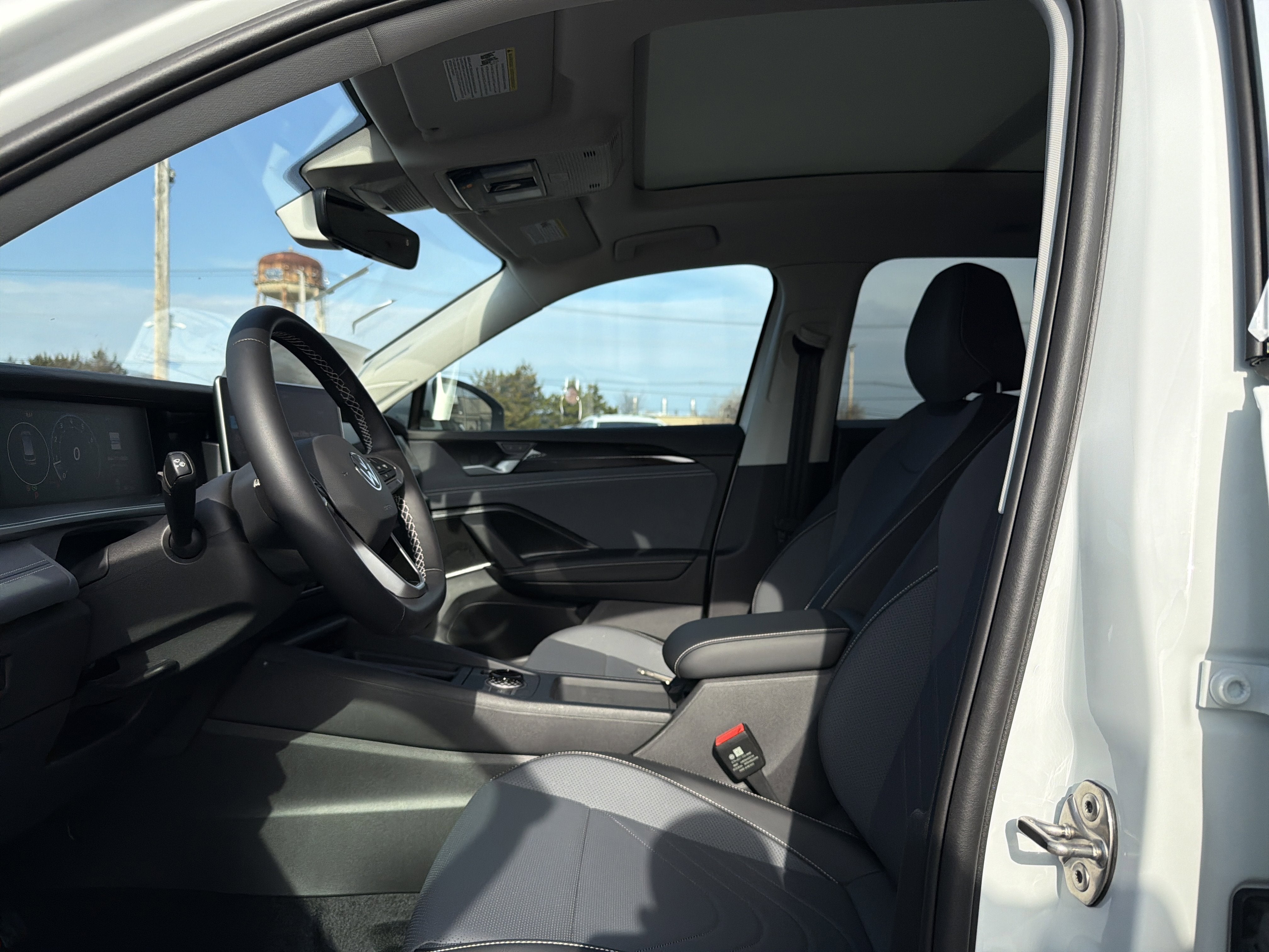 2026 Volkswagen Tiguan 2.0T SE