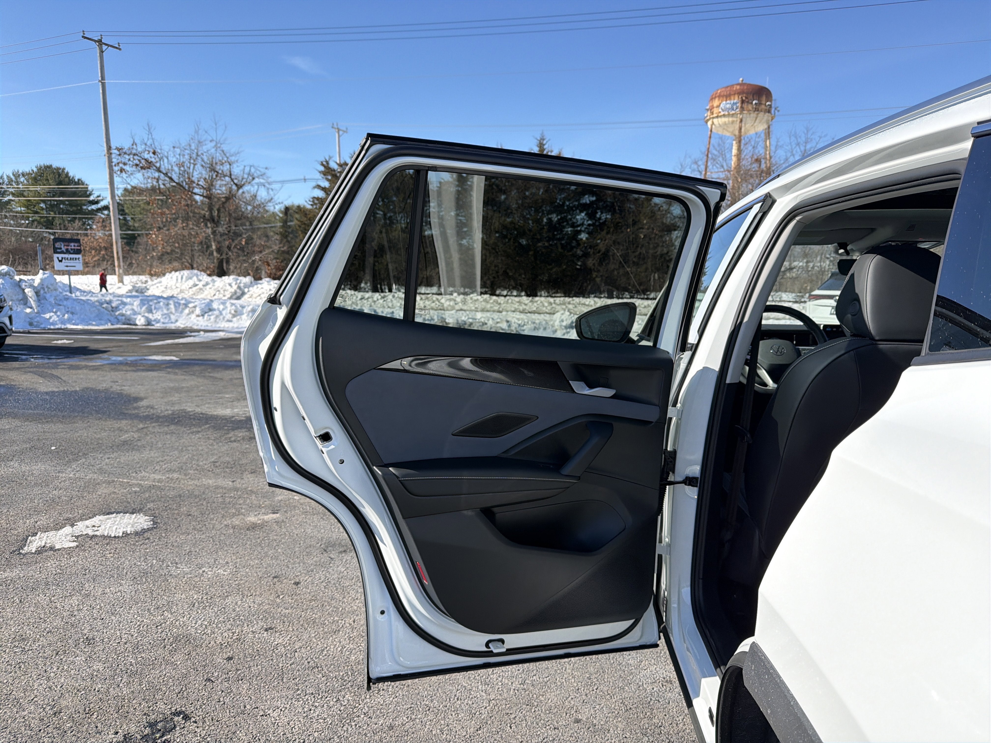 2026 Volkswagen Tiguan 2.0T SE