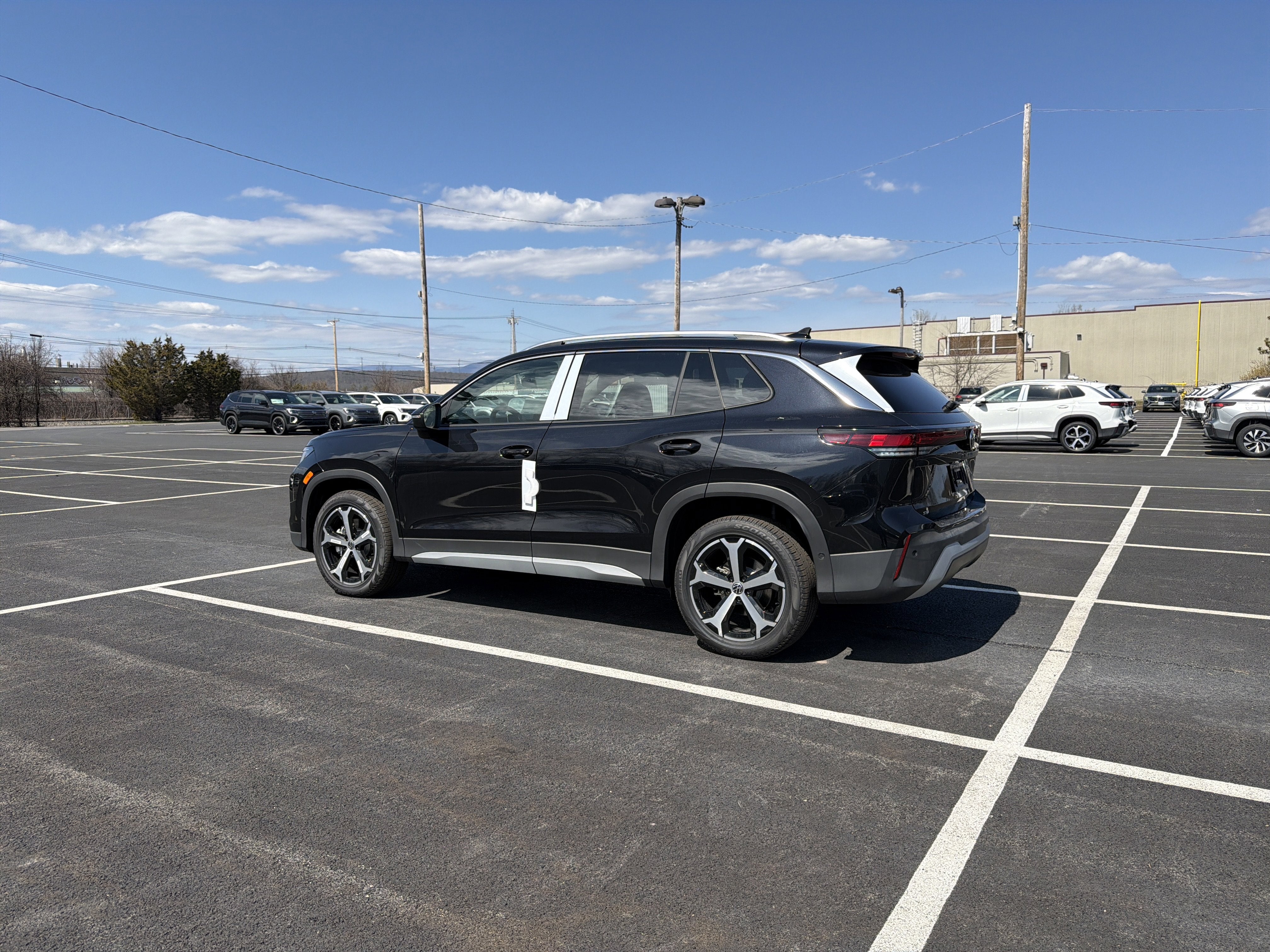 2026 Volkswagen Tiguan 2.0T SE