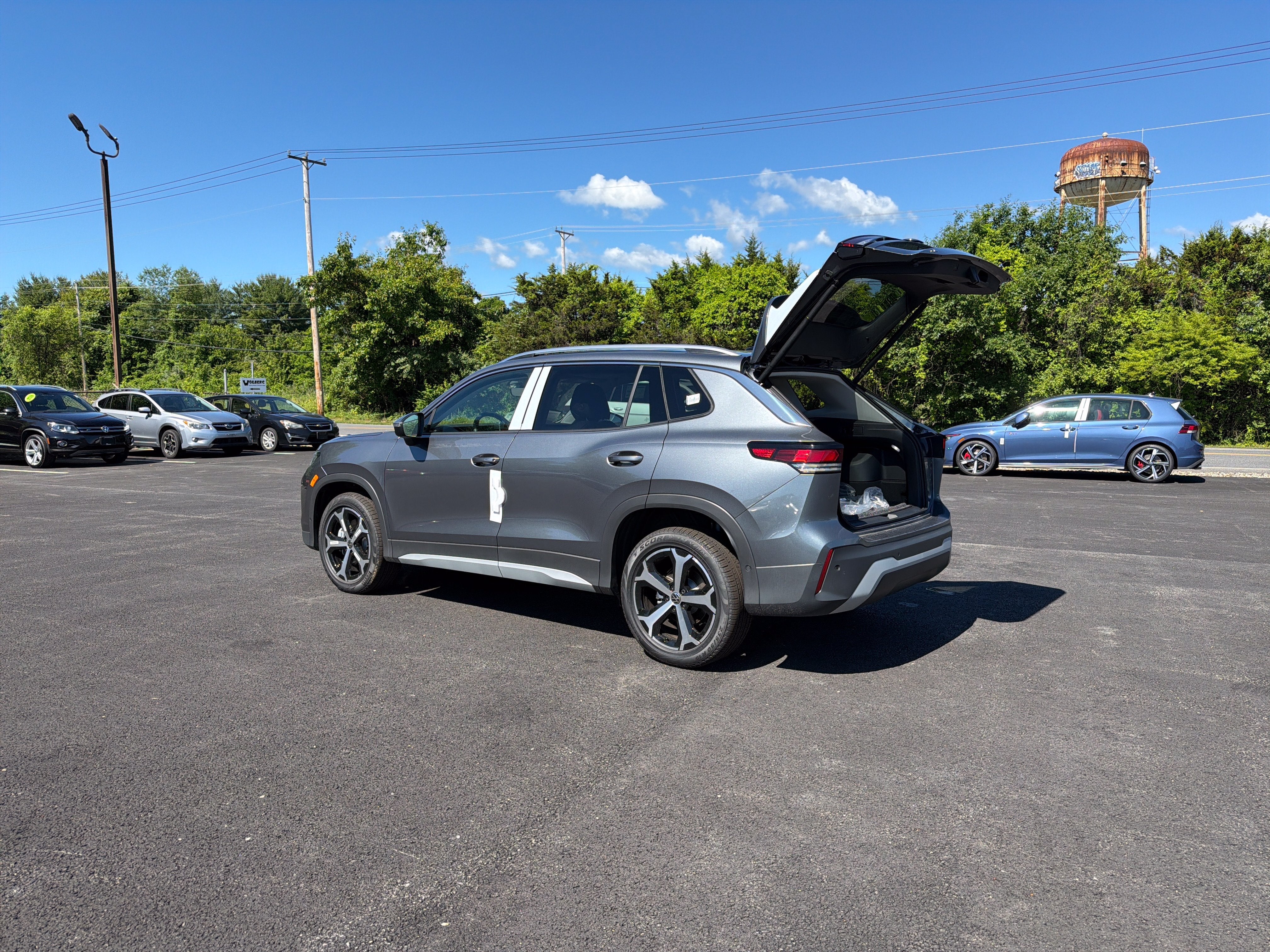 2026 Volkswagen Tiguan 2.0T SE