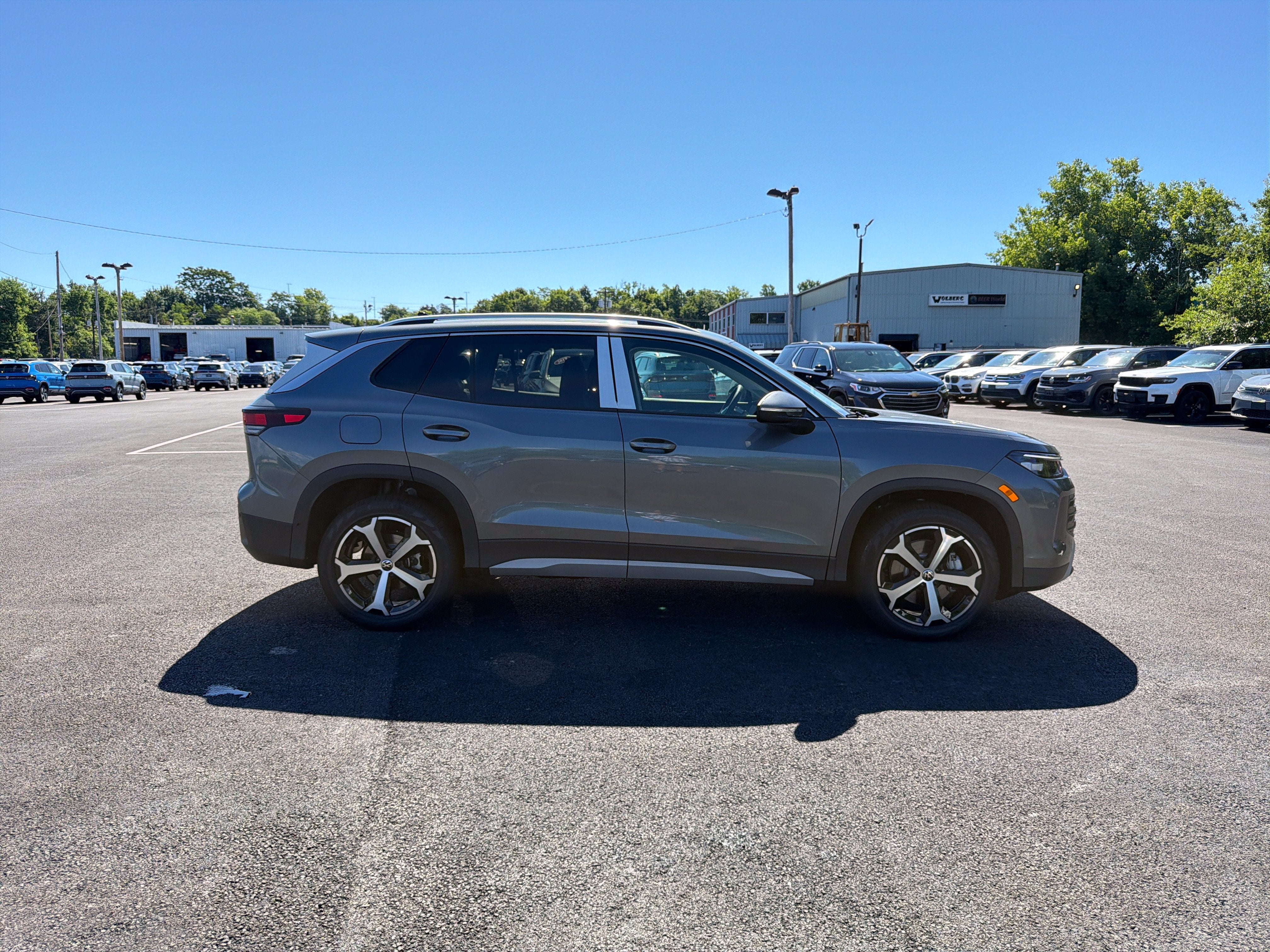 2026 Volkswagen Tiguan 2.0T SE