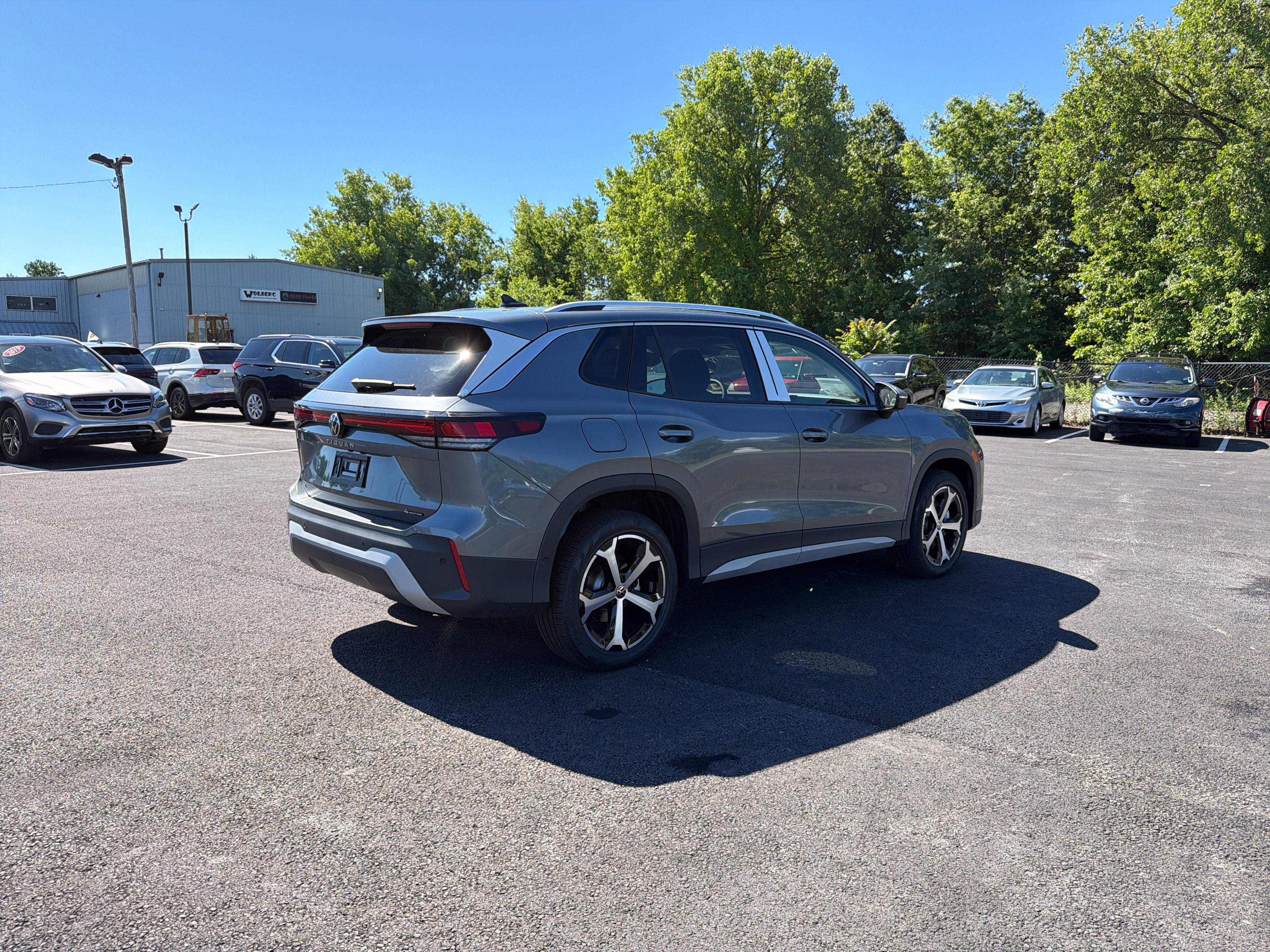 2026 Volkswagen Tiguan 2.0T SE