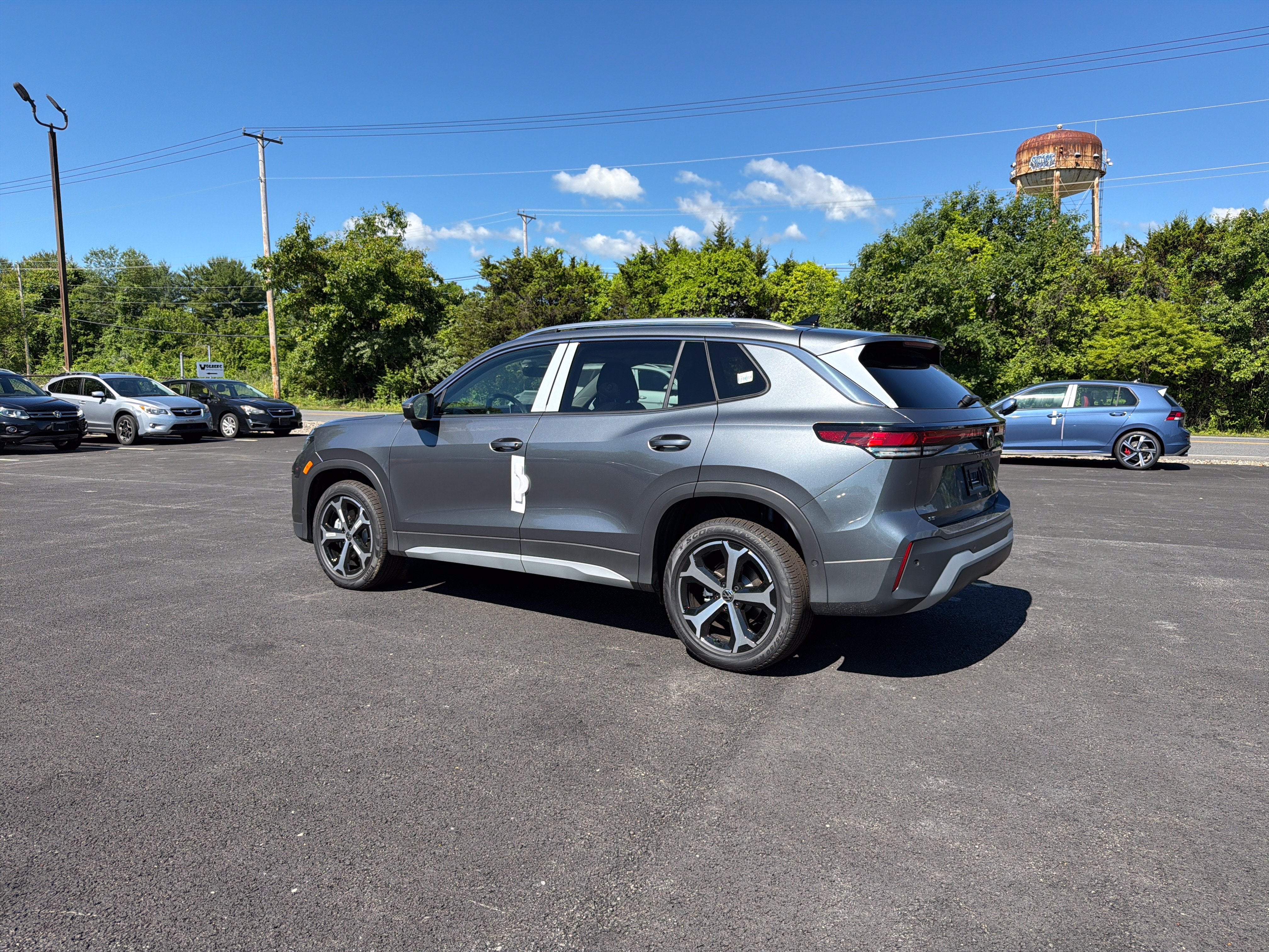 2026 Volkswagen Tiguan 2.0T SE