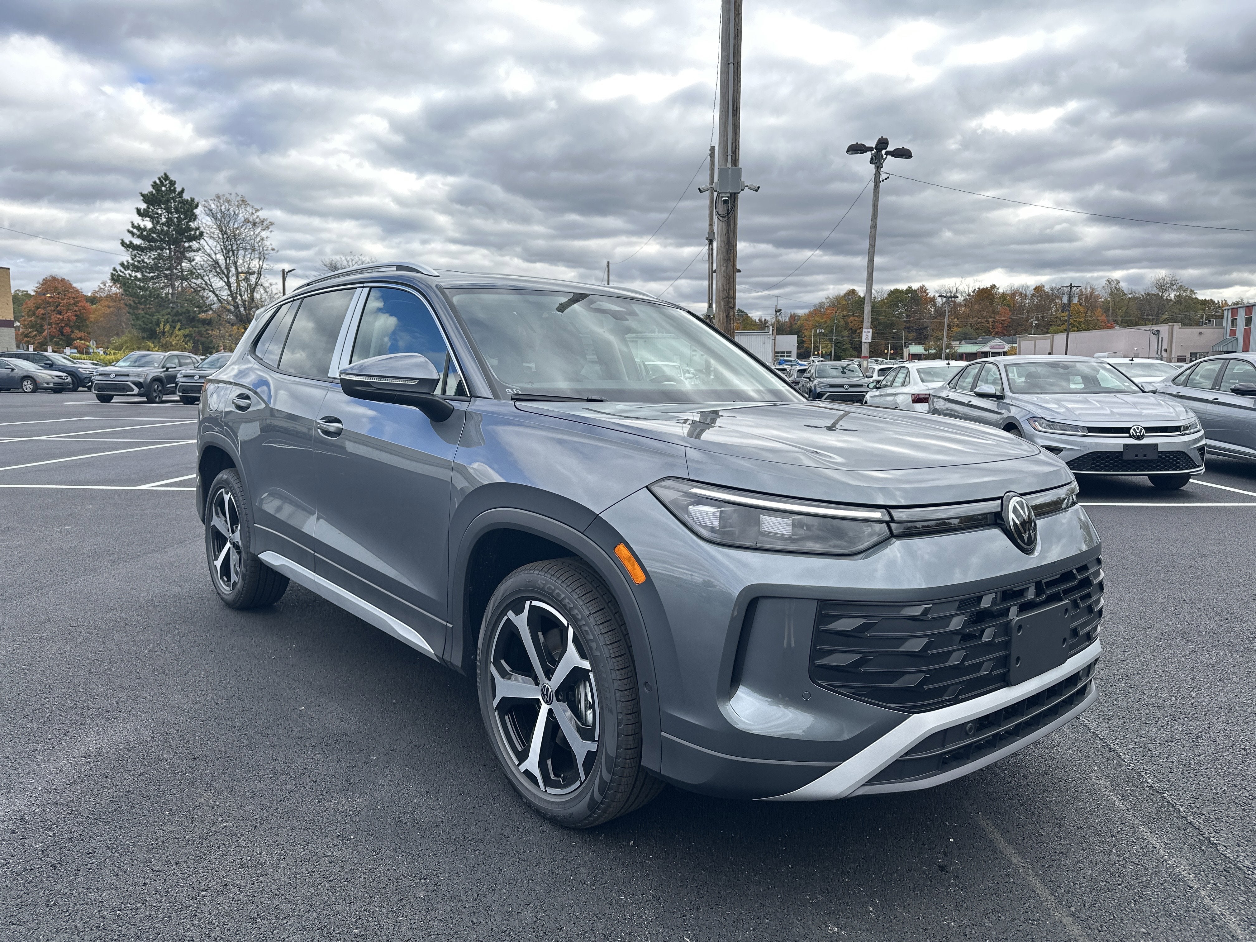 2026 Volkswagen Tiguan 2.0T SE