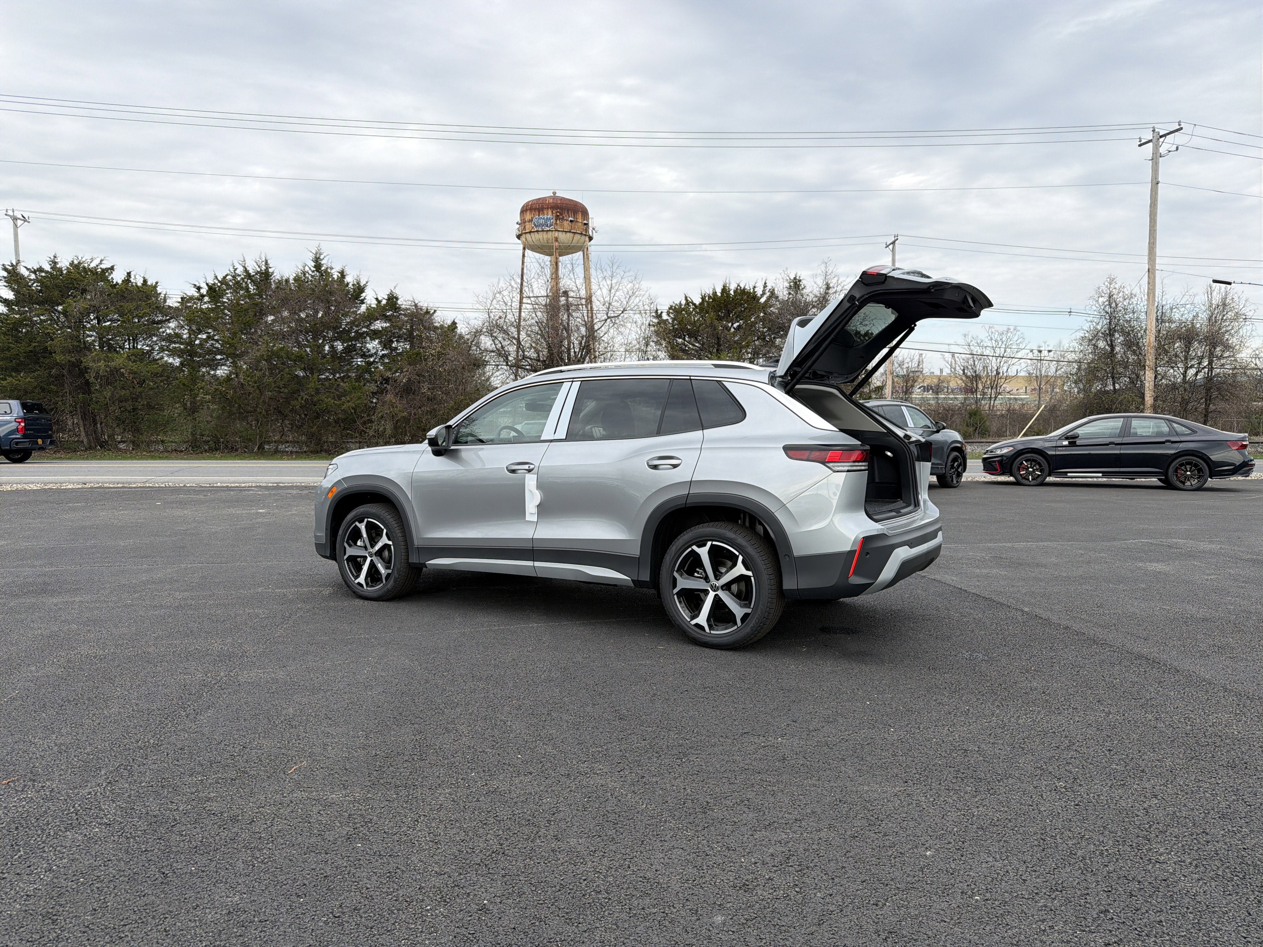 2026 Volkswagen Tiguan 2.0T SE