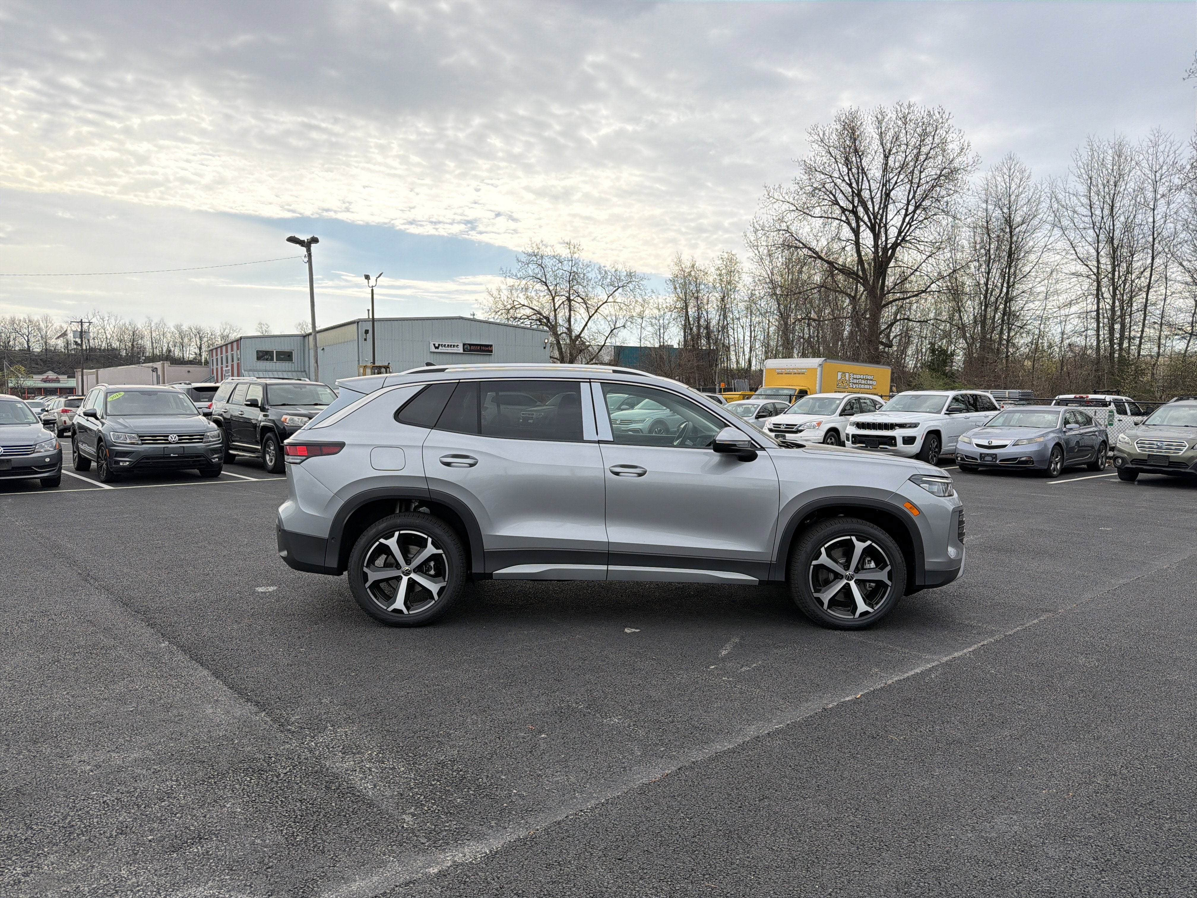 2026 Volkswagen Tiguan 2.0T SE