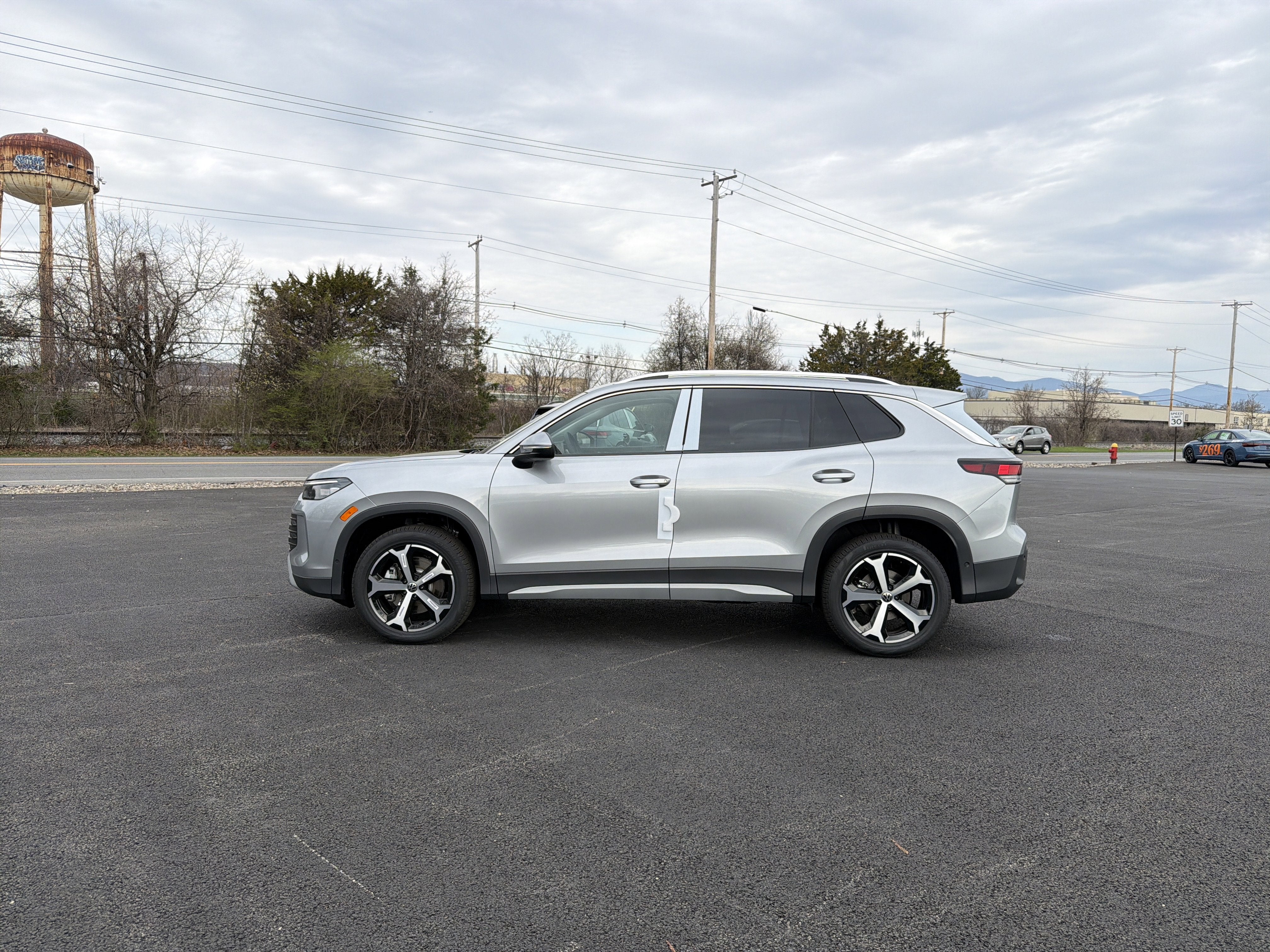 2026 Volkswagen Tiguan 2.0T SE