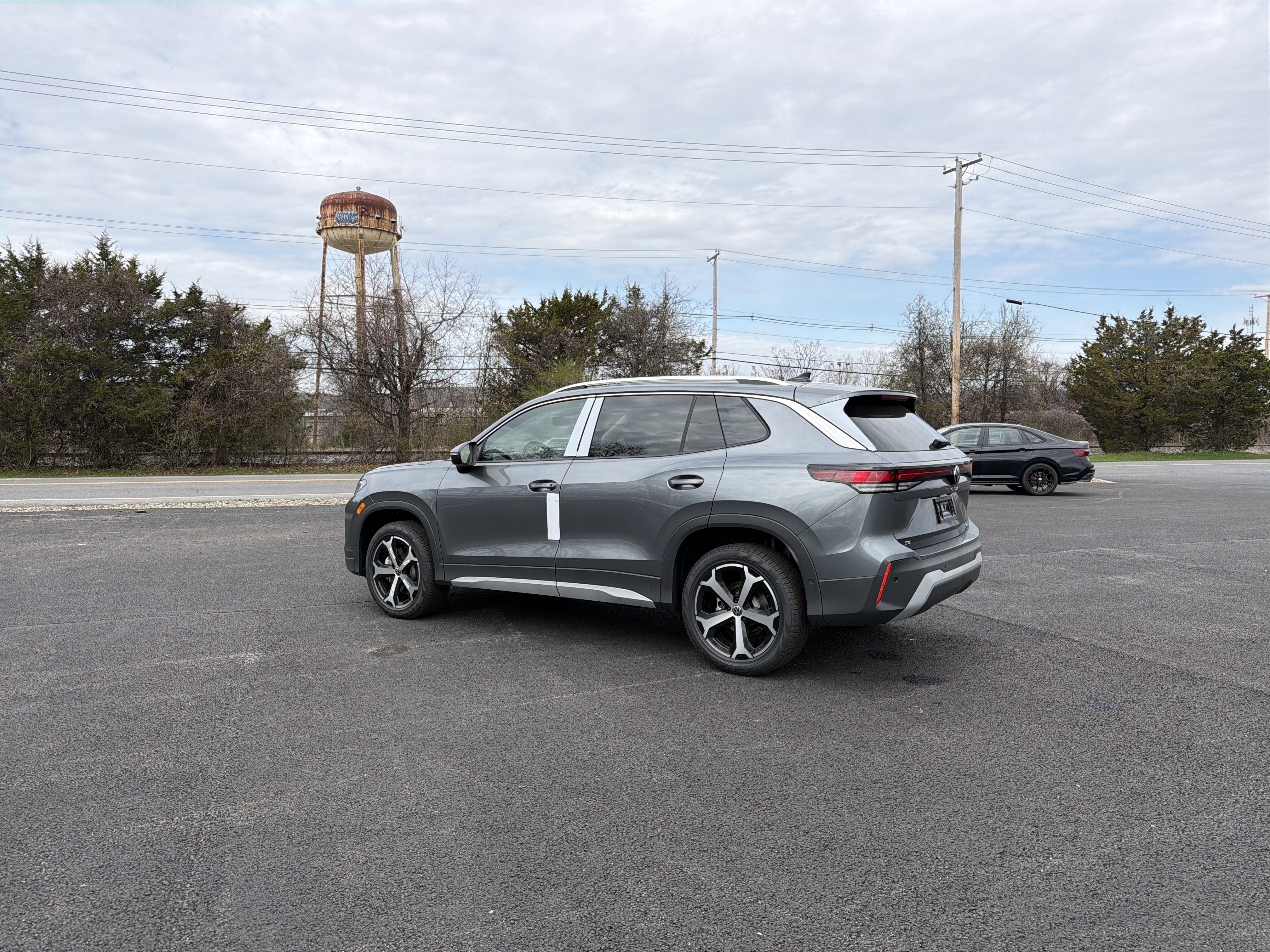 2026 Volkswagen Tiguan 2.0T SE