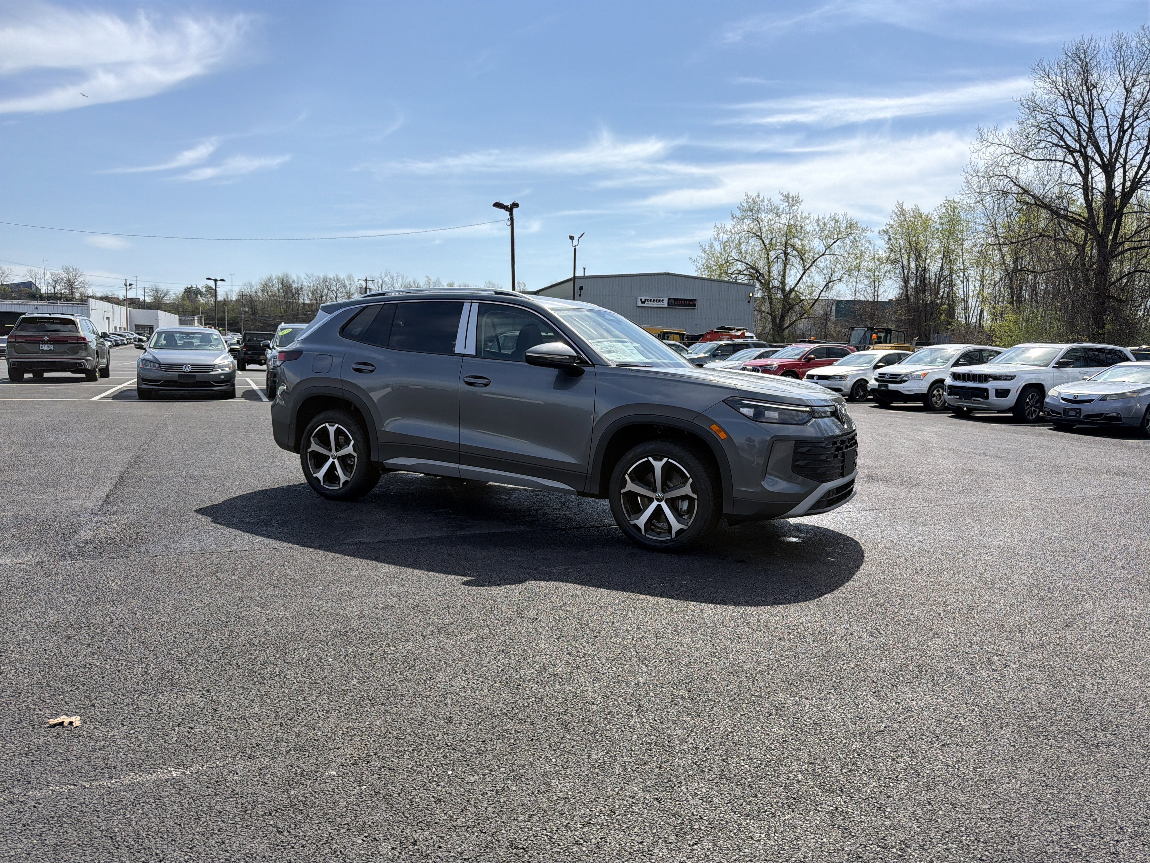 2026 Volkswagen Tiguan 2.0T SE