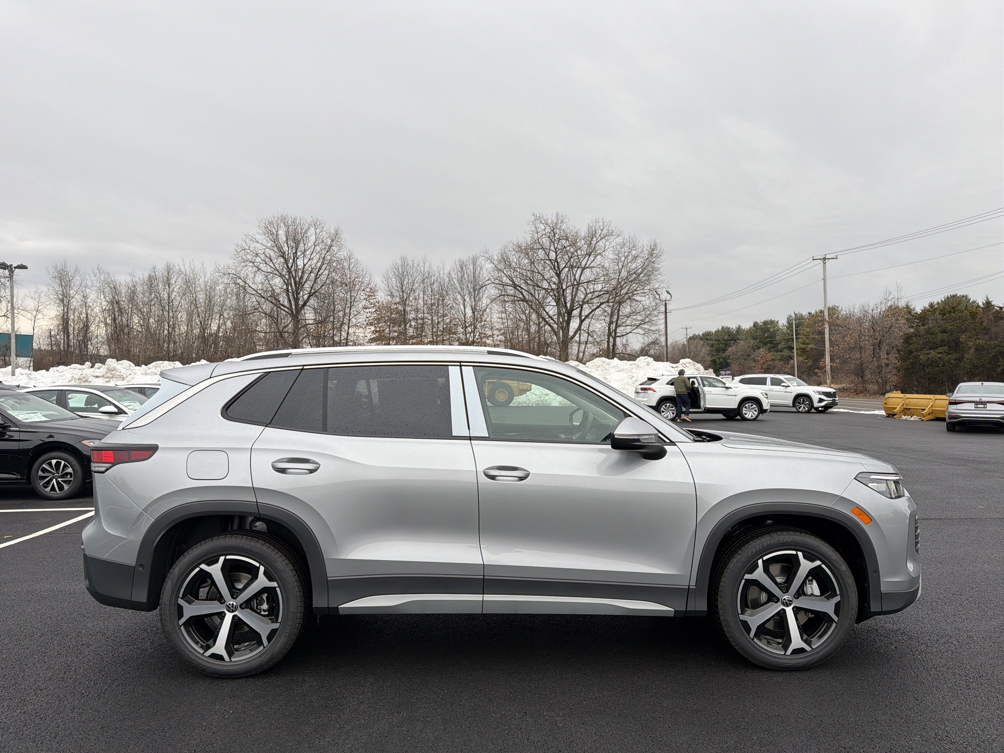 2026 Volkswagen Tiguan 2.0T SE