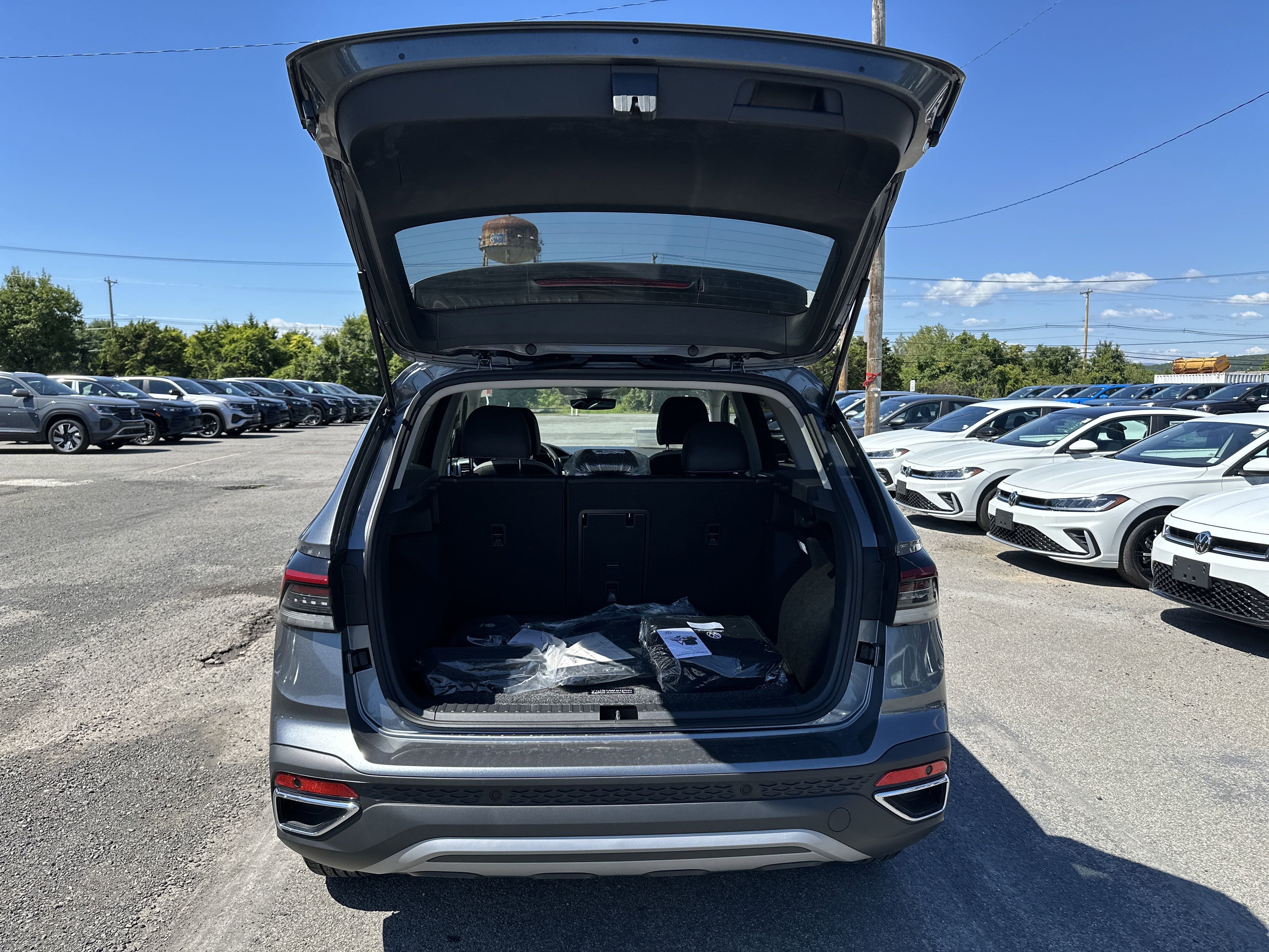 2025 Volkswagen Taos 1.5T SE