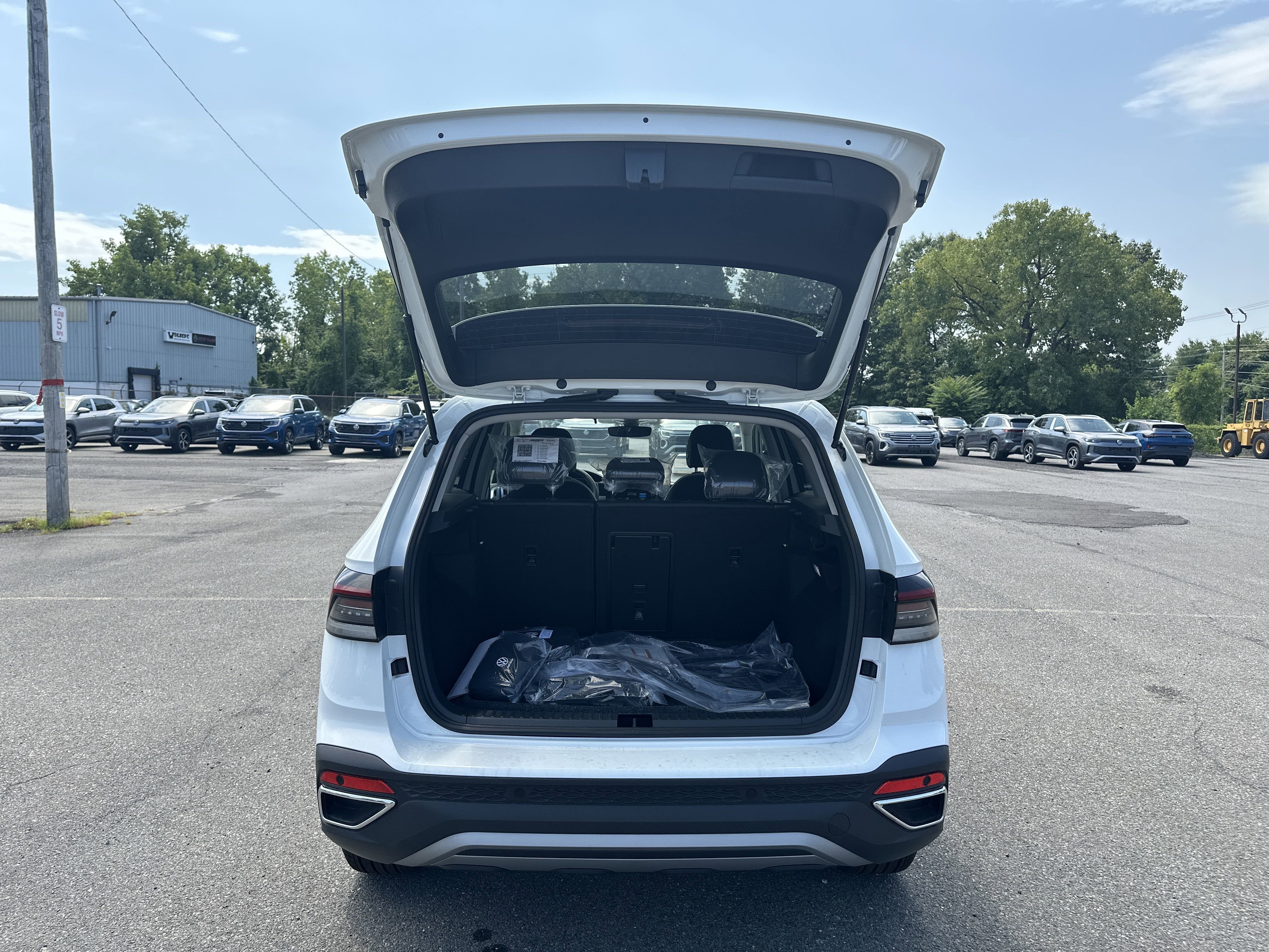 2025 Volkswagen Taos 1.5T SE