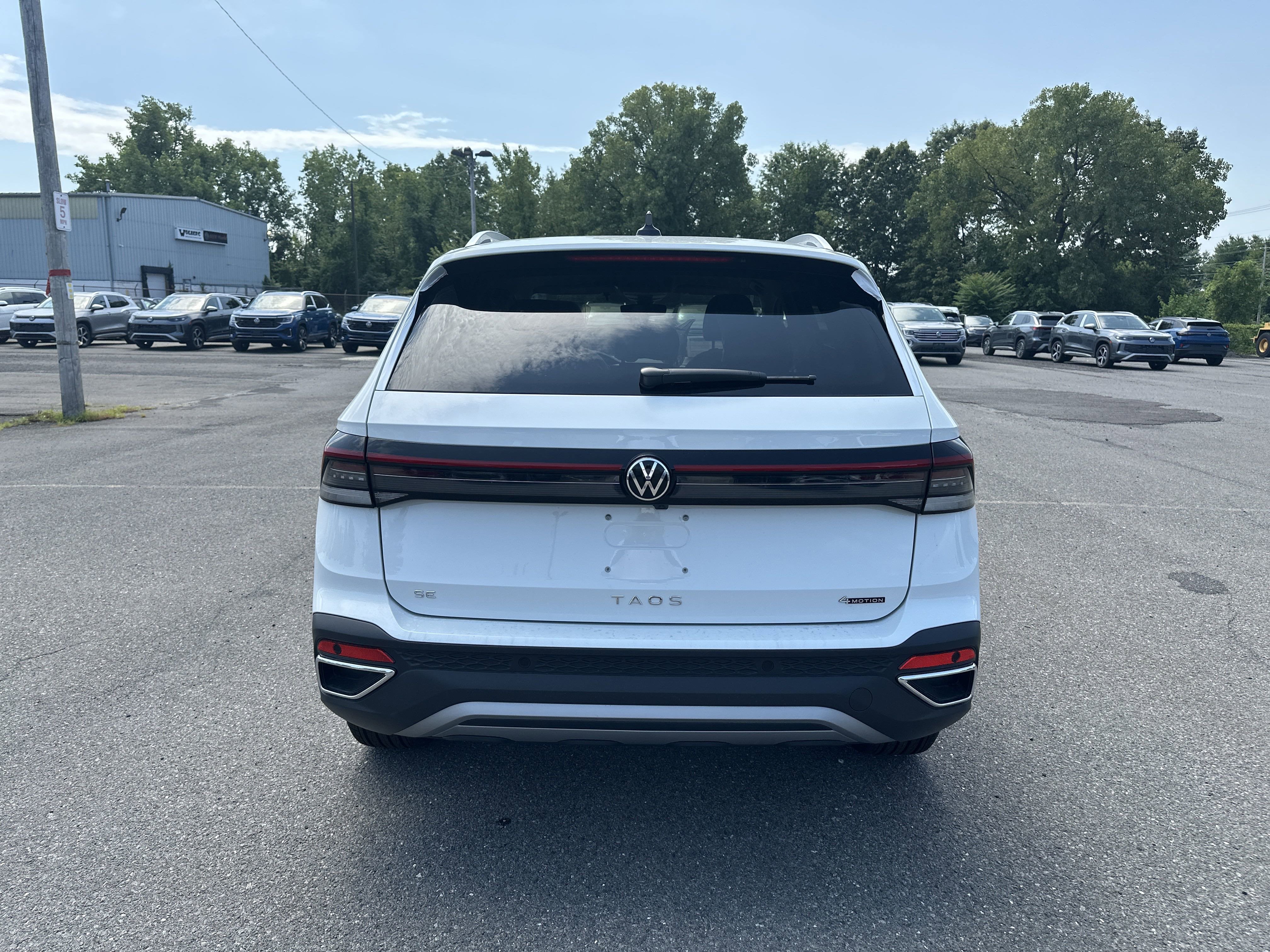 2025 Volkswagen Taos 1.5T SE