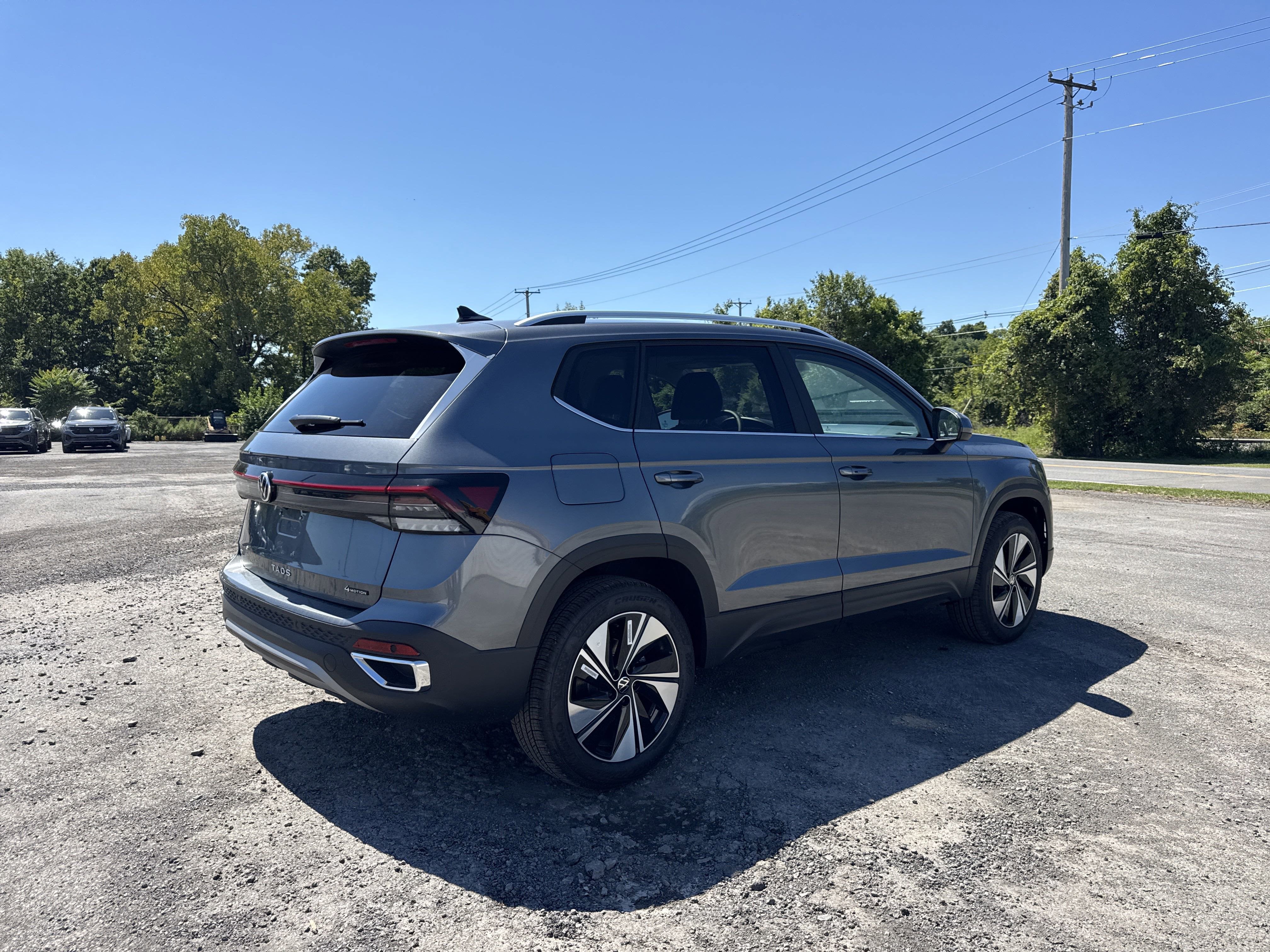 2025 Volkswagen Taos 1.5T SE