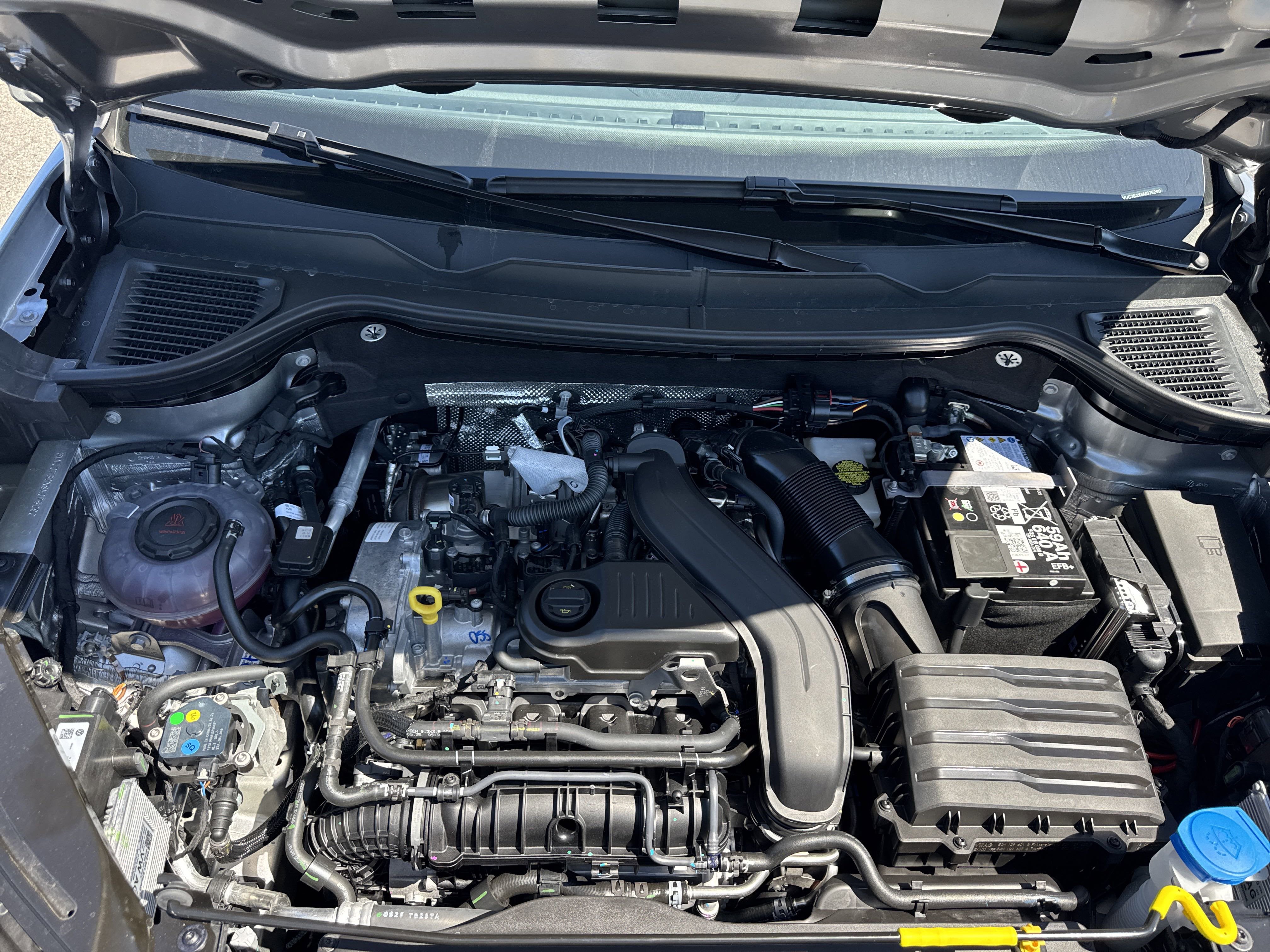 2025 Volkswagen Taos 1.5T SE