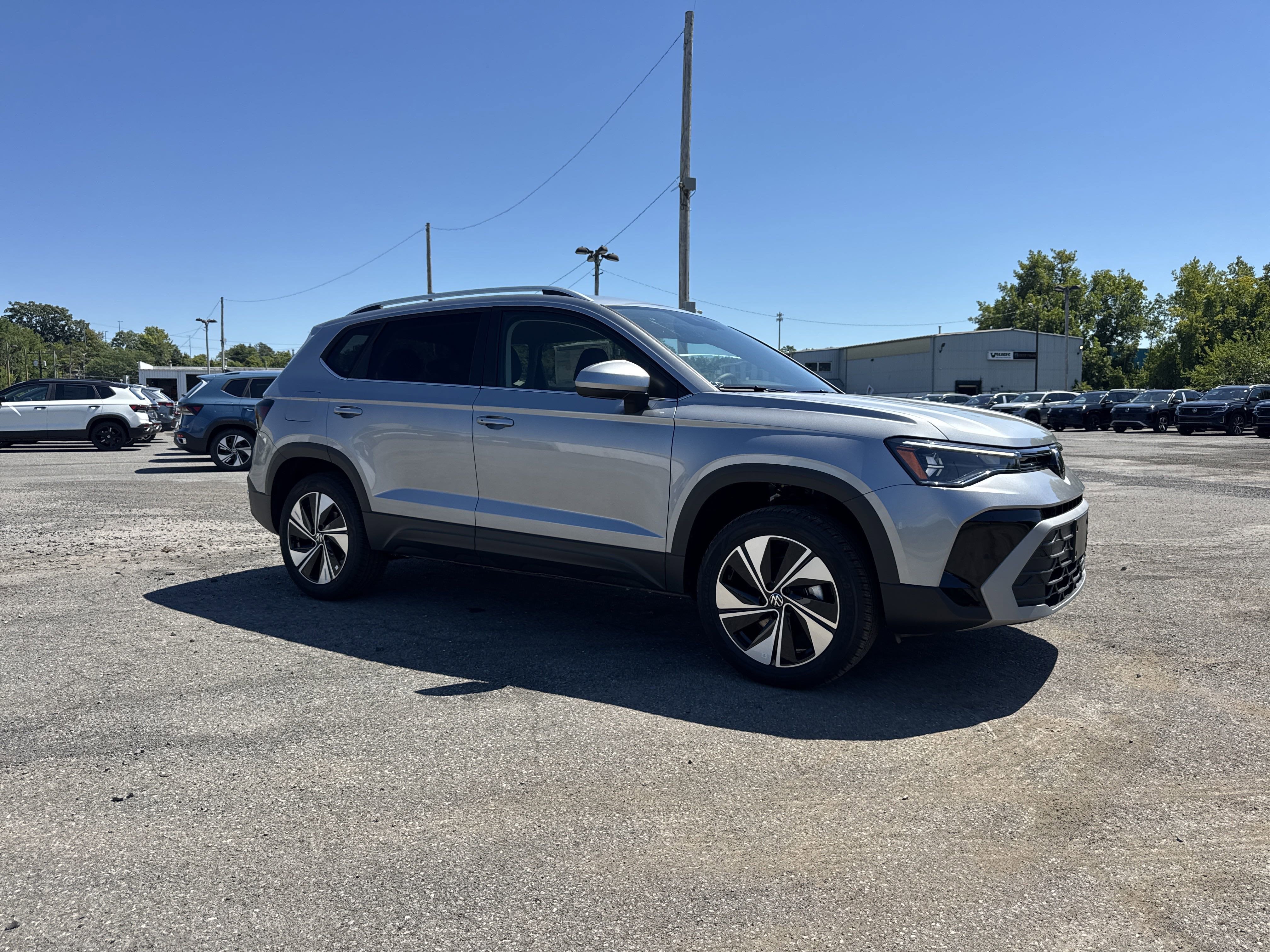 2025 Volkswagen Taos 1.5T SE