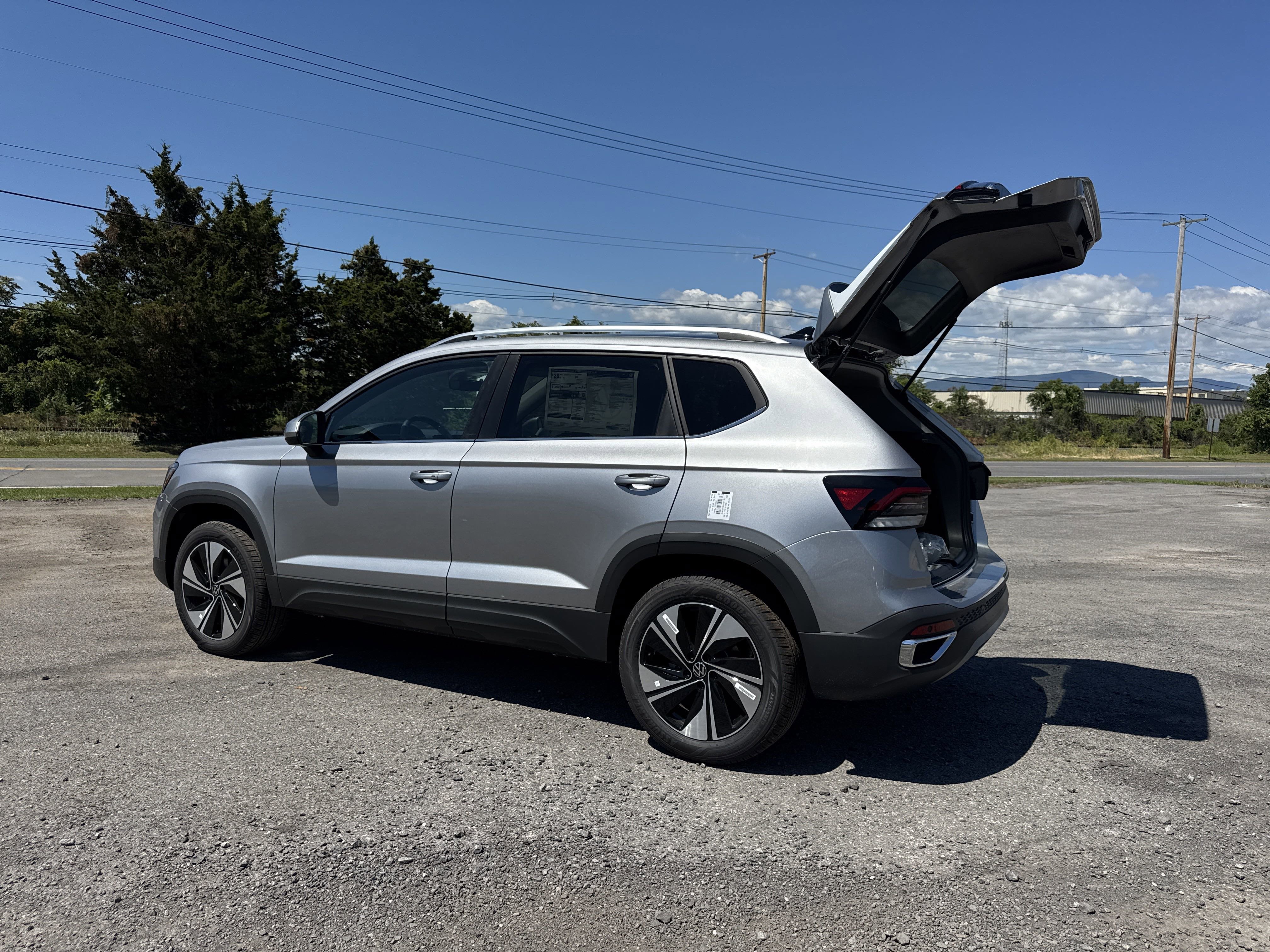 2025 Volkswagen Taos 1.5T SE